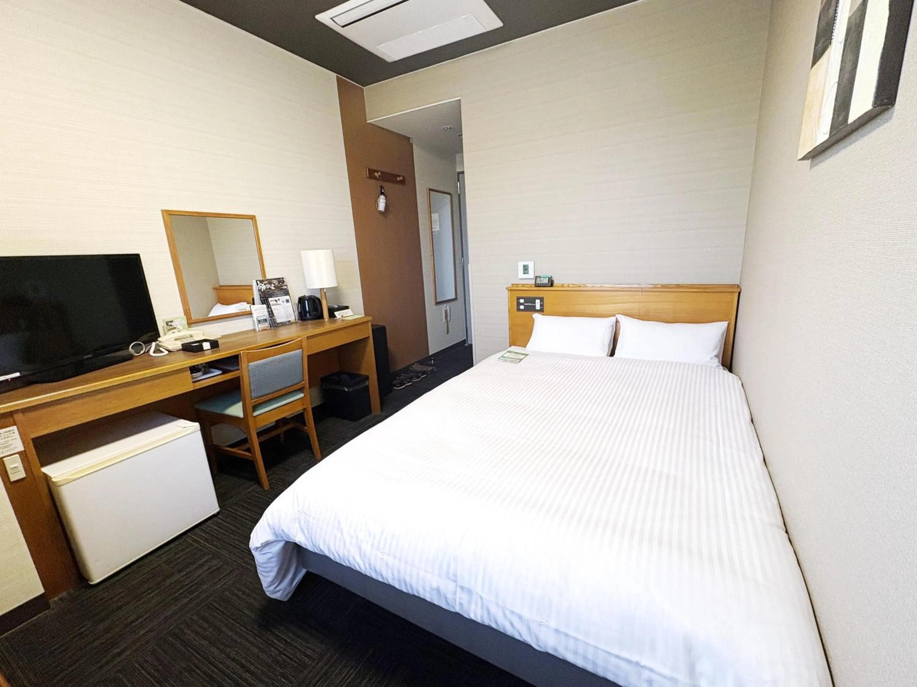 Bedroom, Bed in Hotel Route-Inn Kani