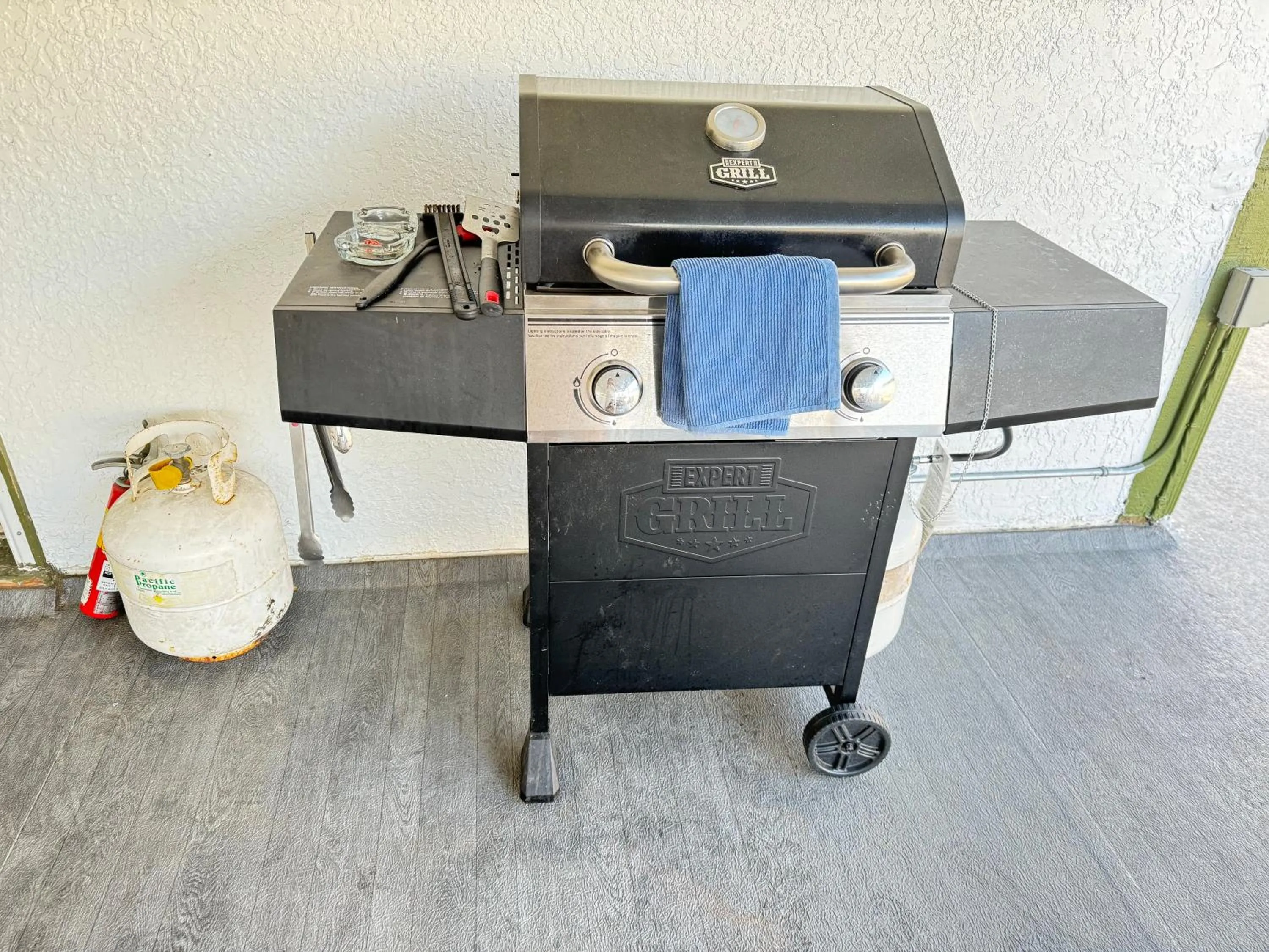 BBQ facilities in Quite House near the Vancouver Airport