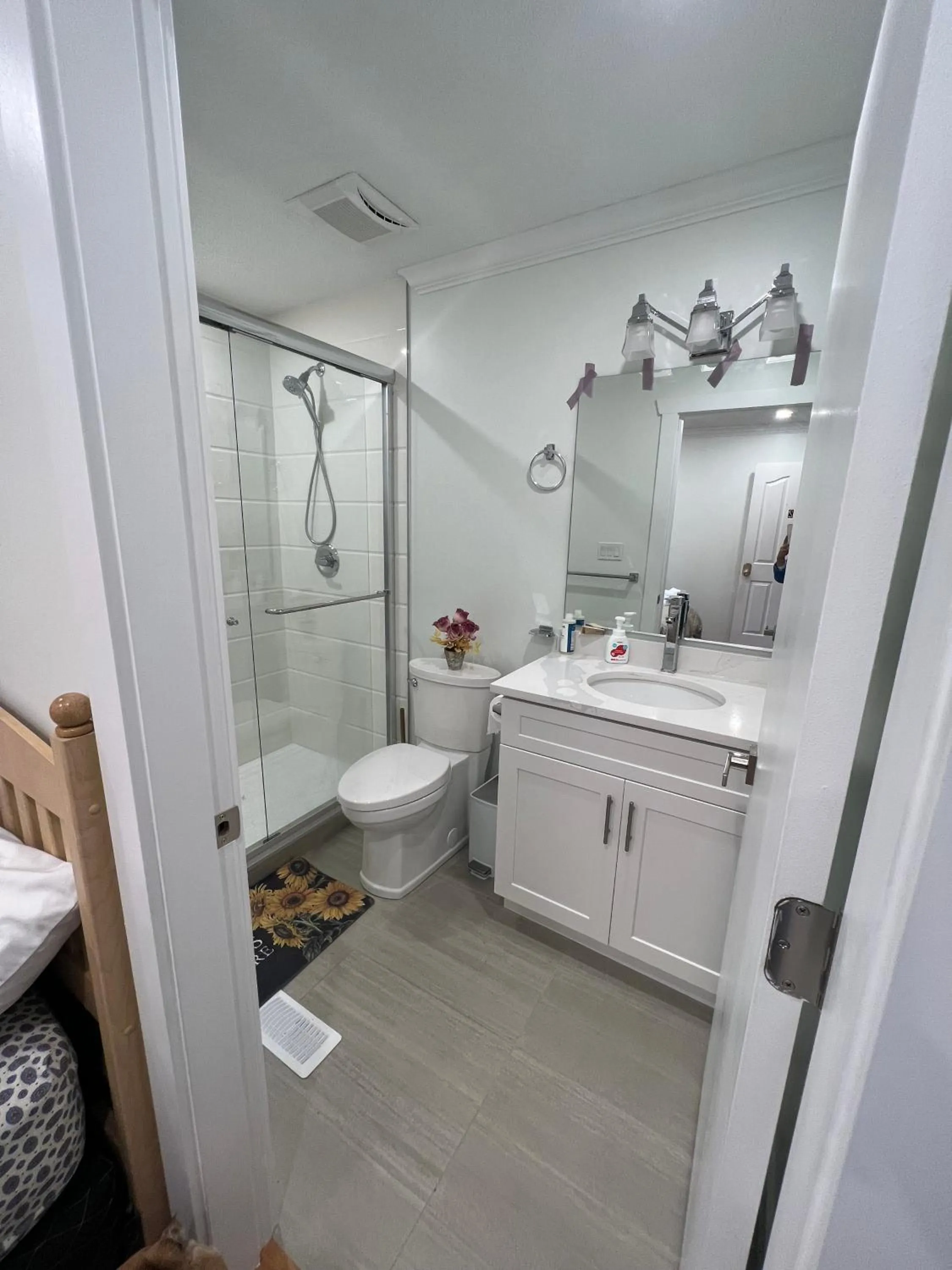 Bathroom in Quite House near the Vancouver Airport