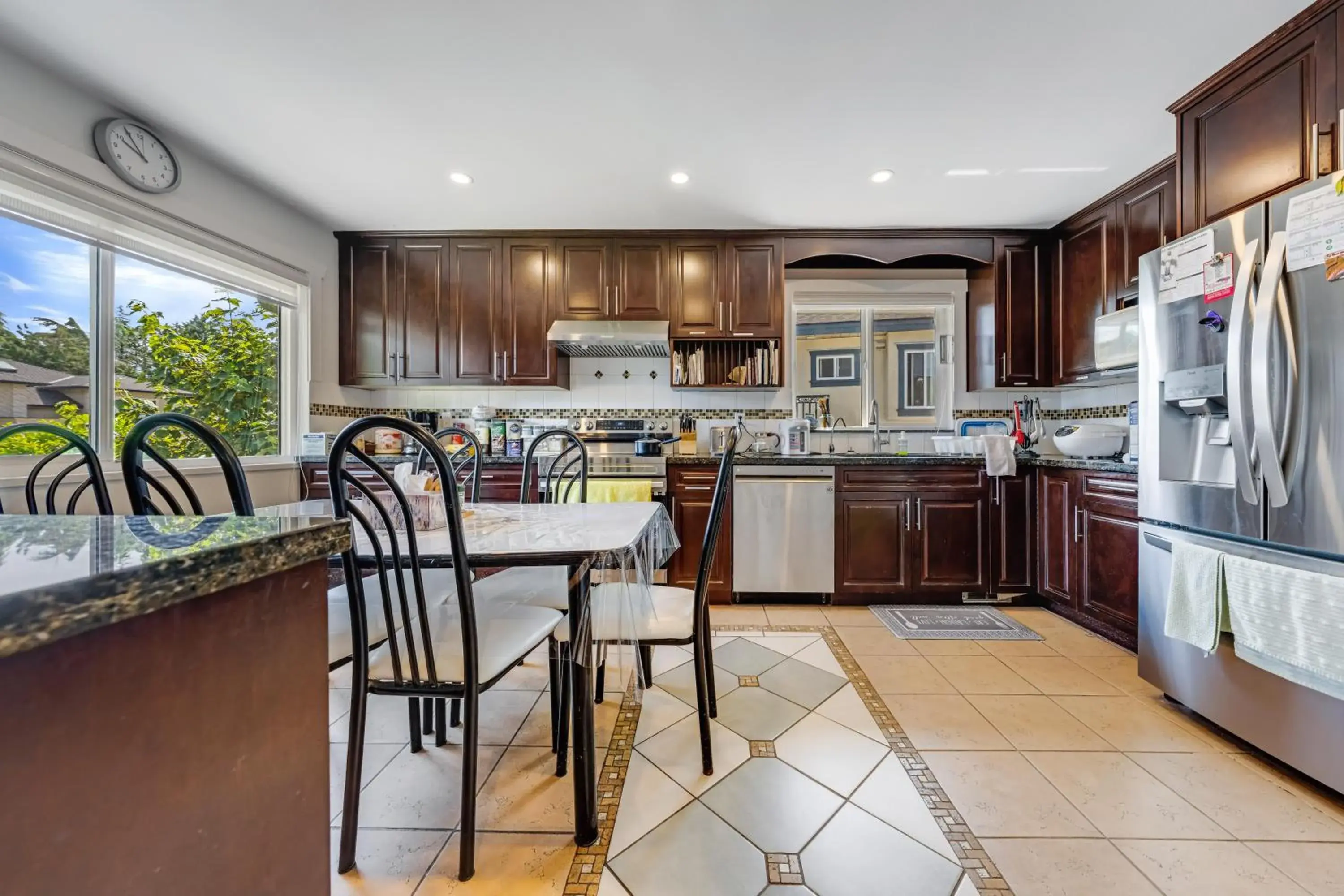 Family Room with Garden View - single occupancy in Quite House near the Vancouver Airport Family Room with Garden View - single occupancy in Quite House near the Vancouver Airport