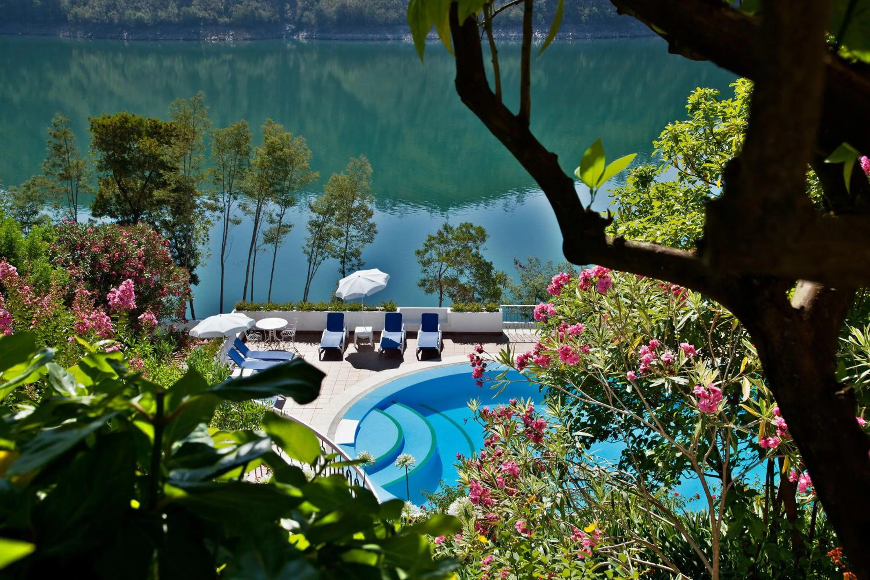 Swimming pool in Lago Azul Eco Hotel