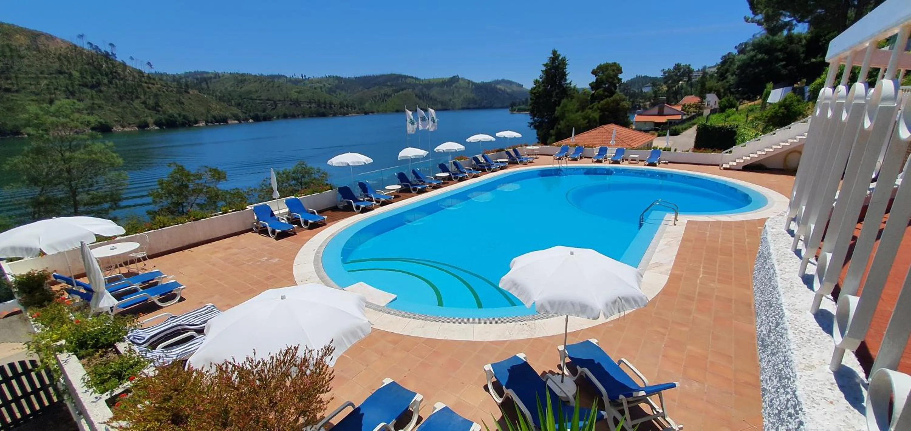 Swimming pool in Lago Azul Eco Hotel