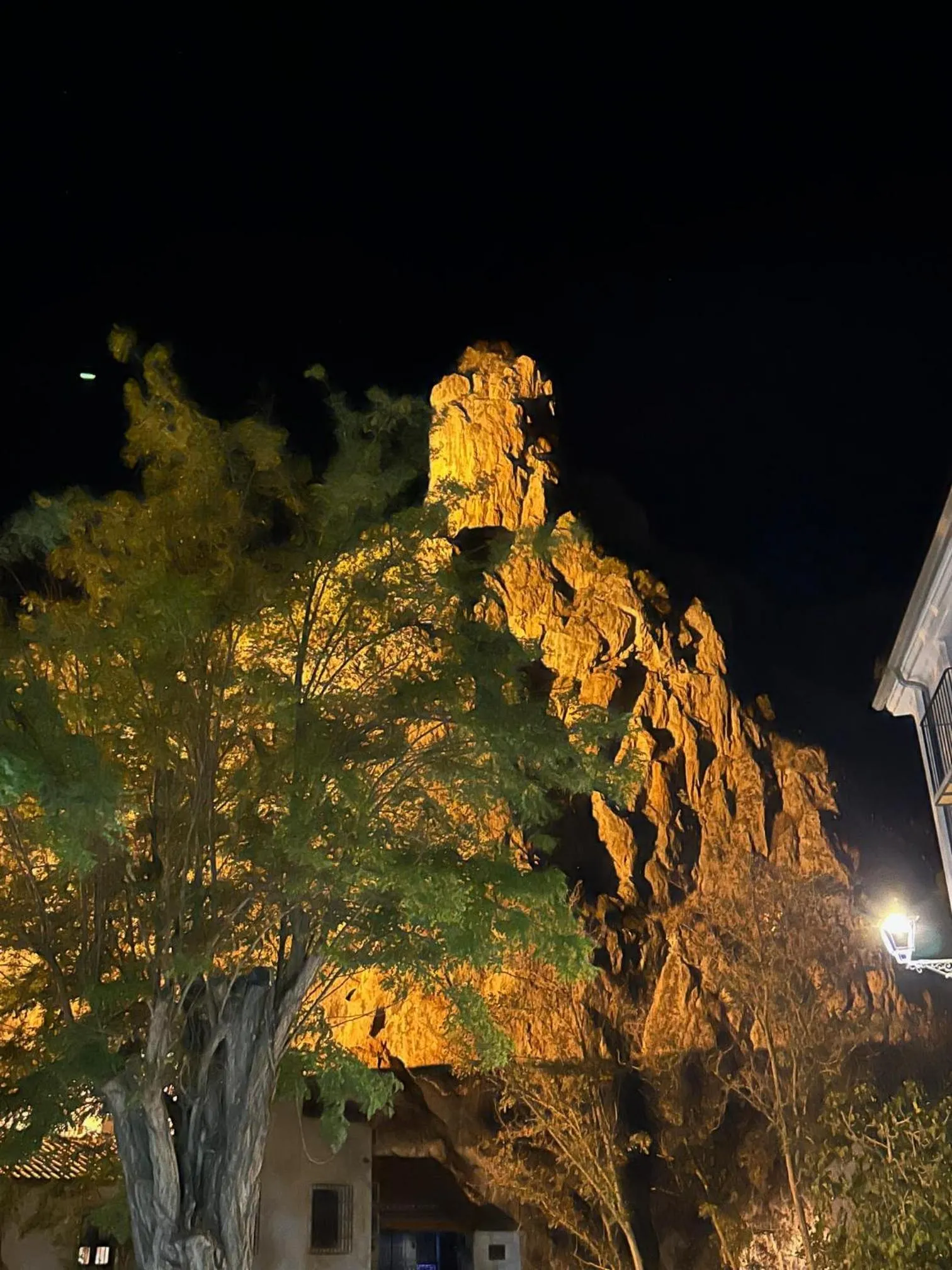 Night in Casa La Nuez