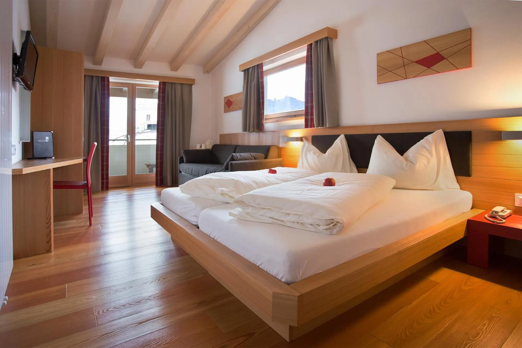 Coffee/tea facilities, Bed in Hotel Al Cervo