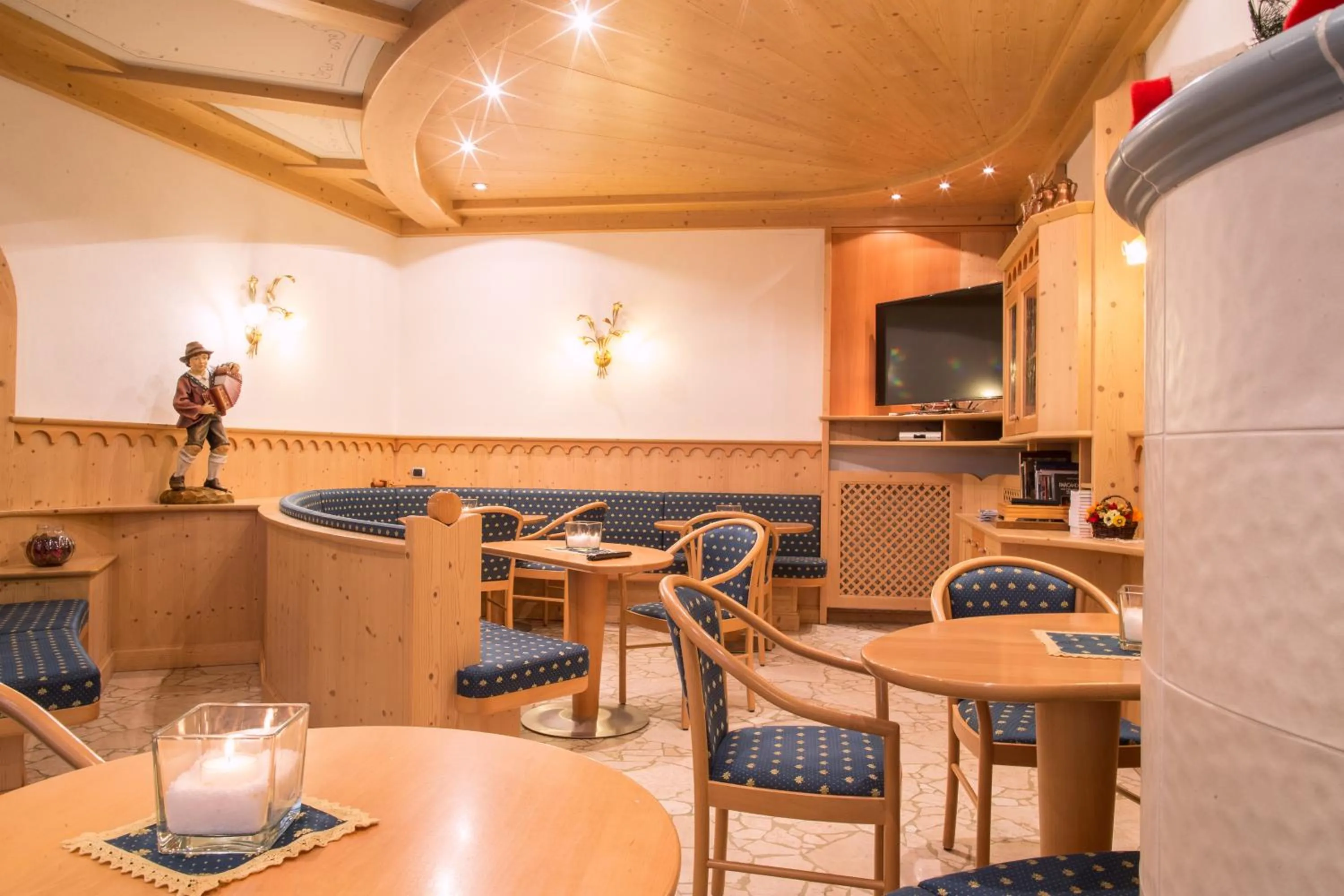 Library in Hotel Al Cervo