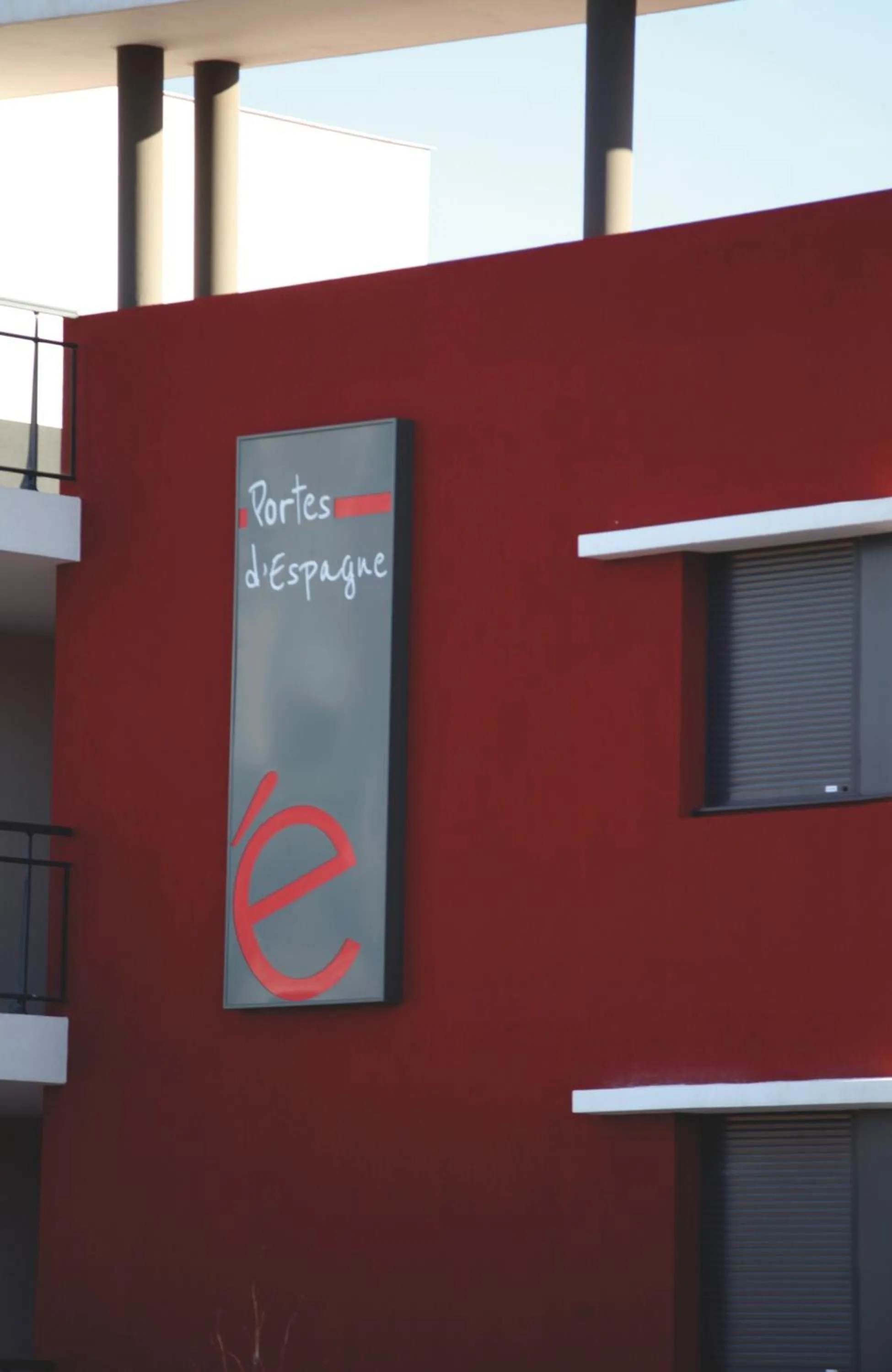Facade/entrance in Résidence Les Portes d'Espagne