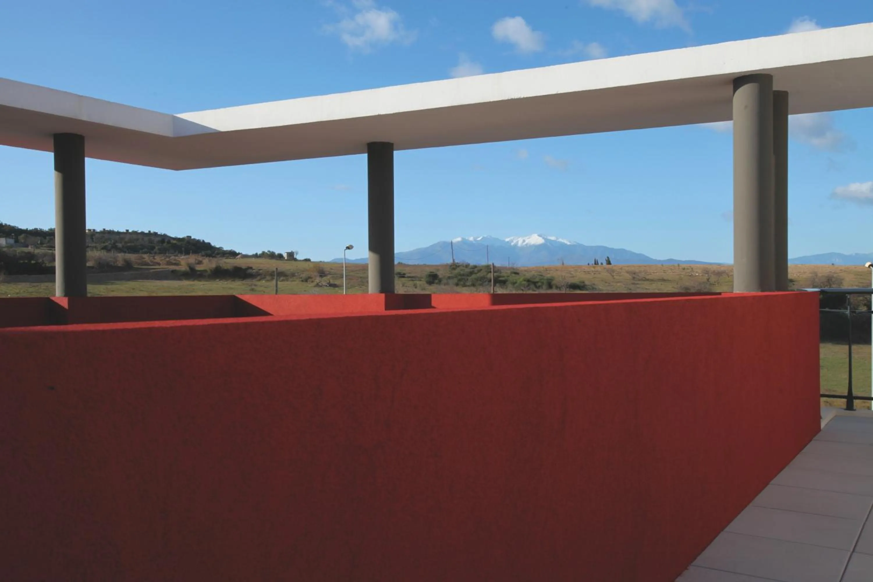 Facade/entrance in Résidence Les Portes d'Espagne
