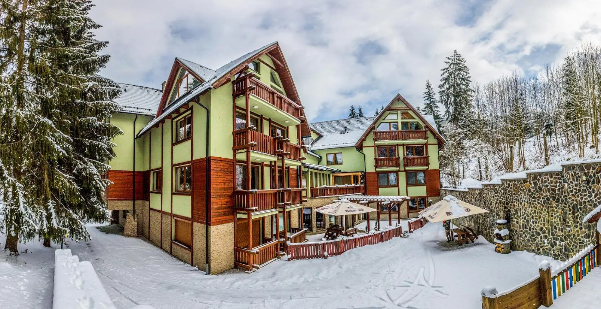 Property building in Apartmánový dom Fatrapark 1 s Wellness - Hlavná recepcia