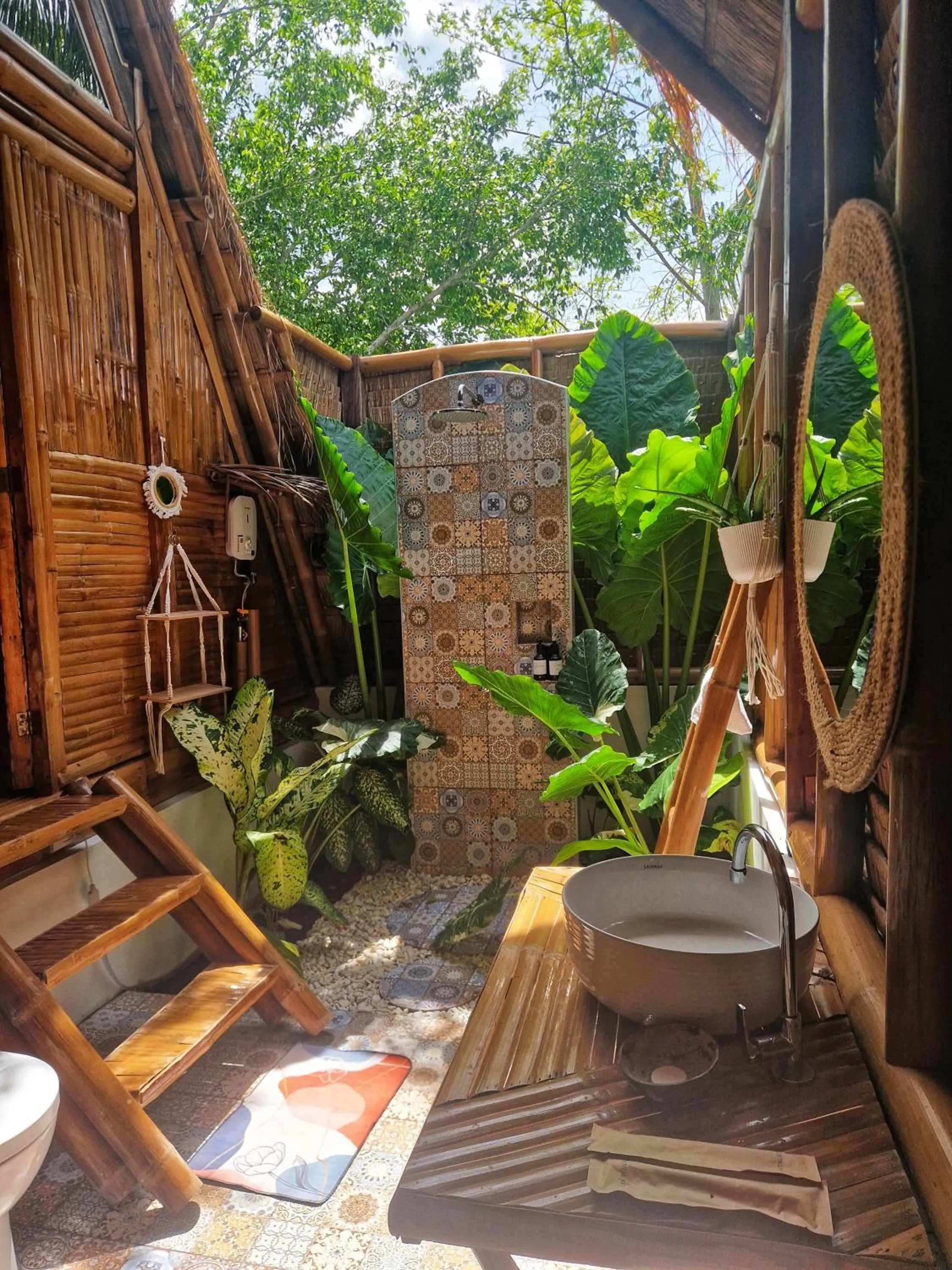 Shower in Tongo Hill Cottages