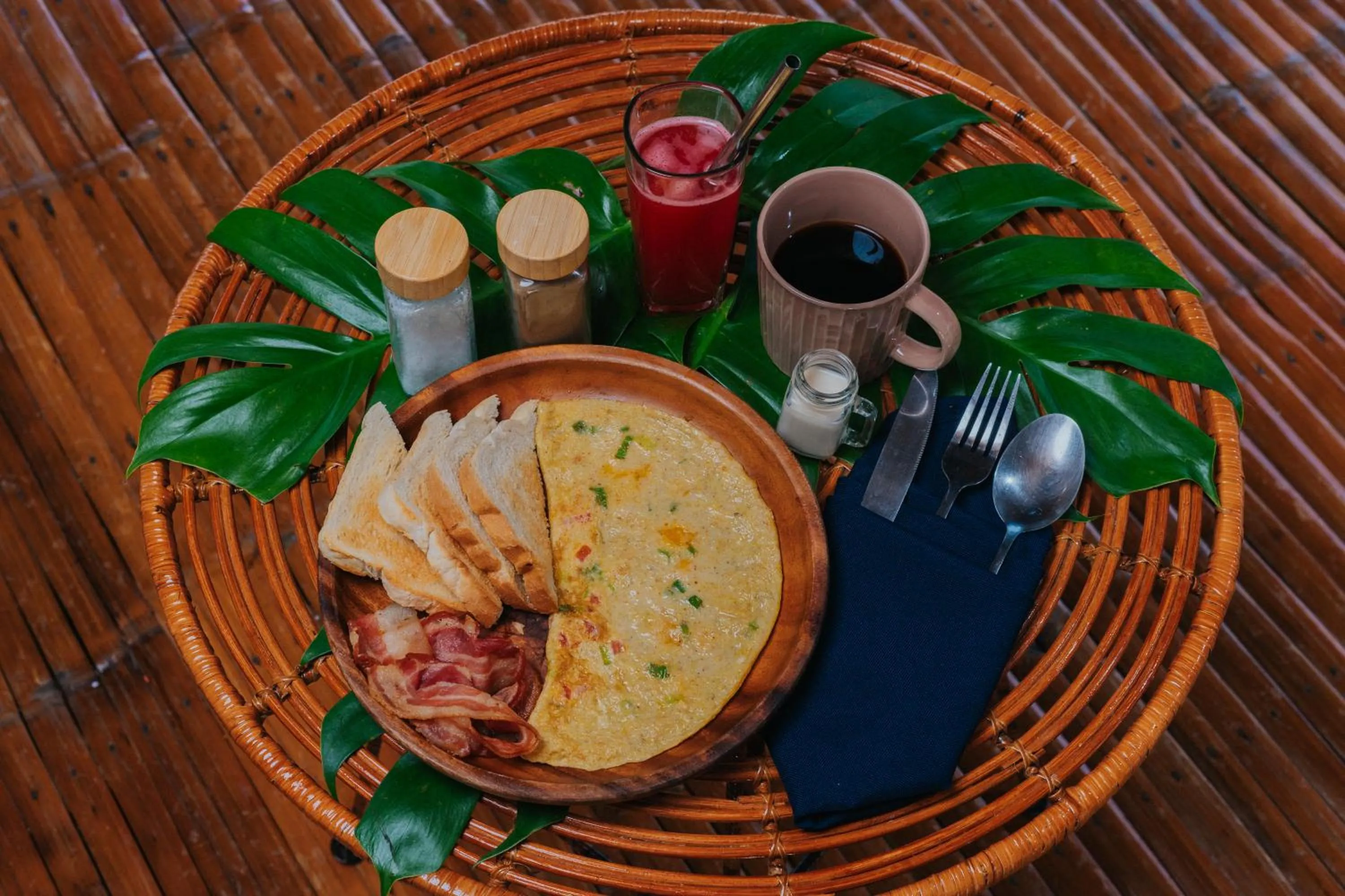 Breakfast in Tongo Hill Cottages