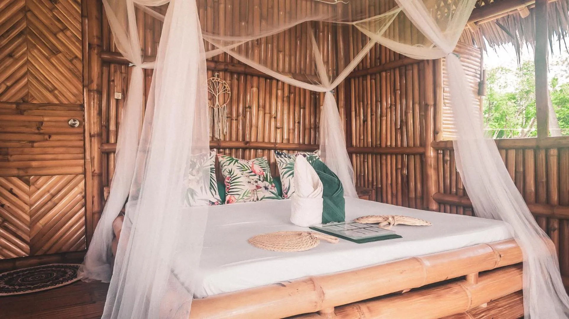 Bed in Tongo Hill Cottages
