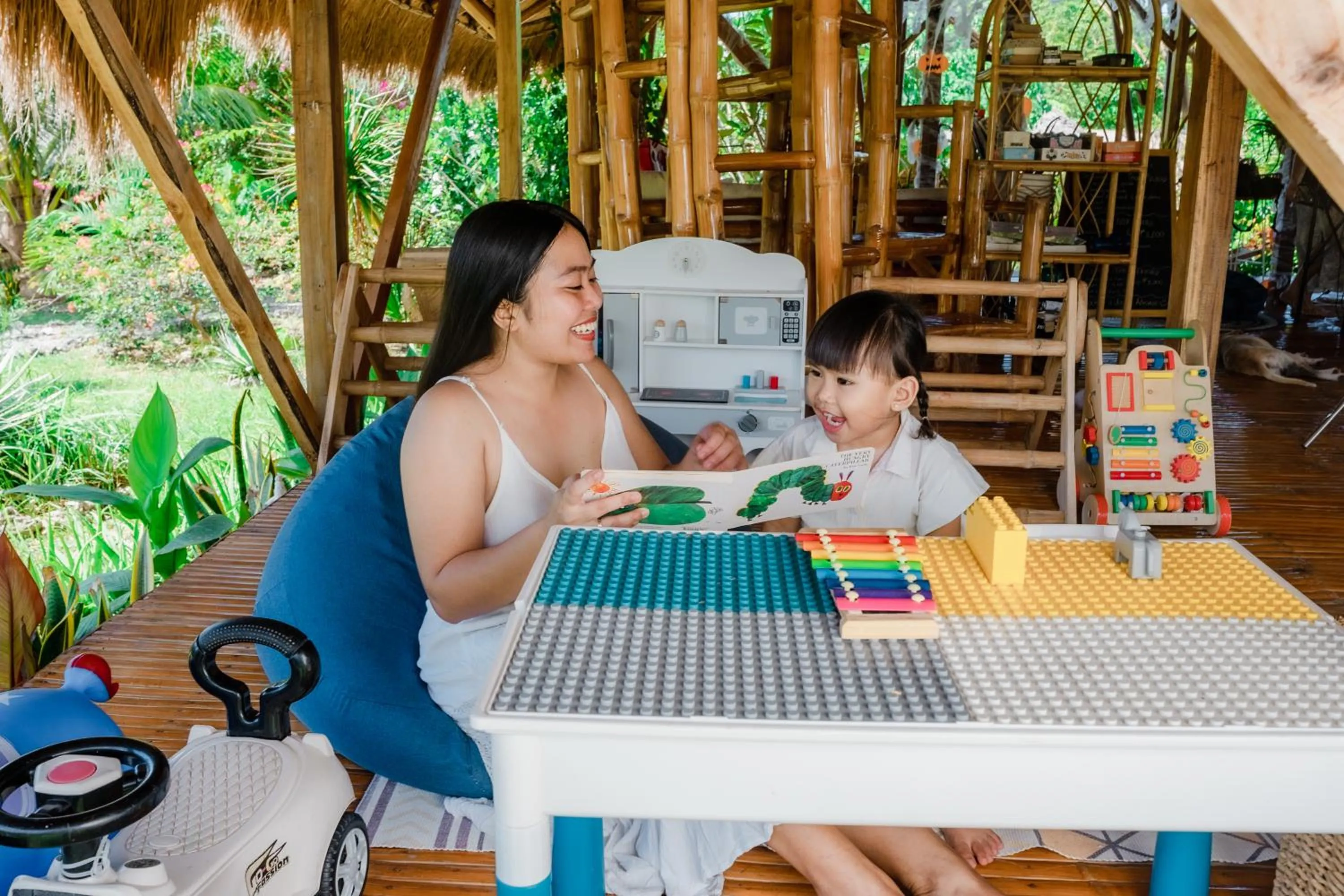 Children play ground in Tongo Hill Cottages