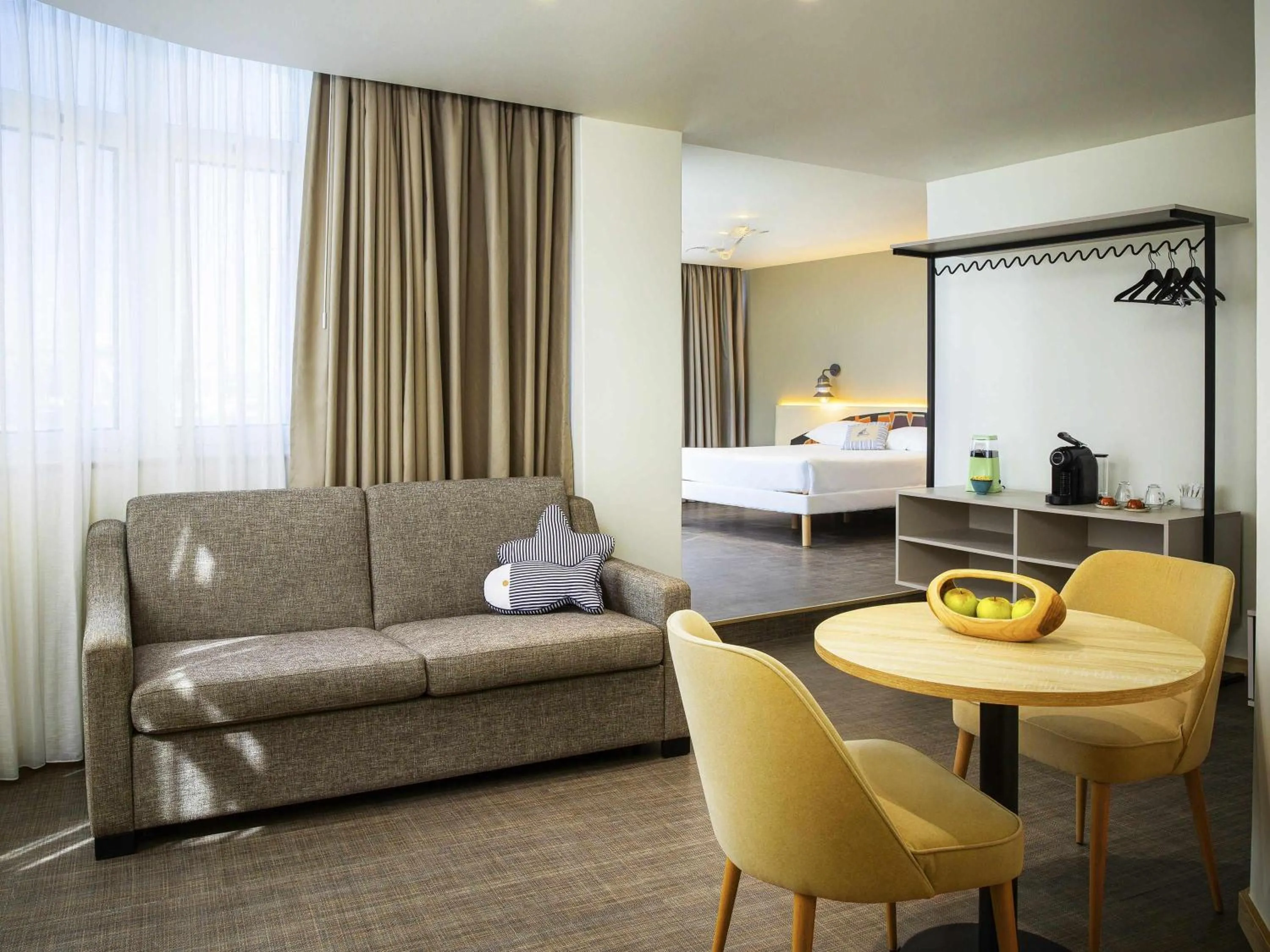 Bedroom in Ibis Styles Lisboa Centro Liberdade NE