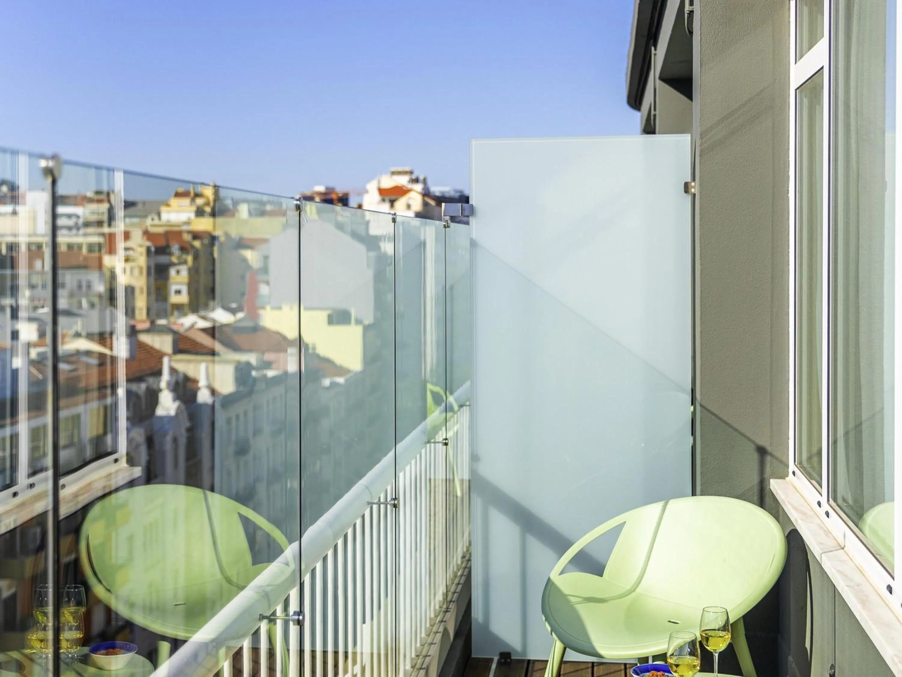 Bedroom in Ibis Styles Lisboa Centro Liberdade NE