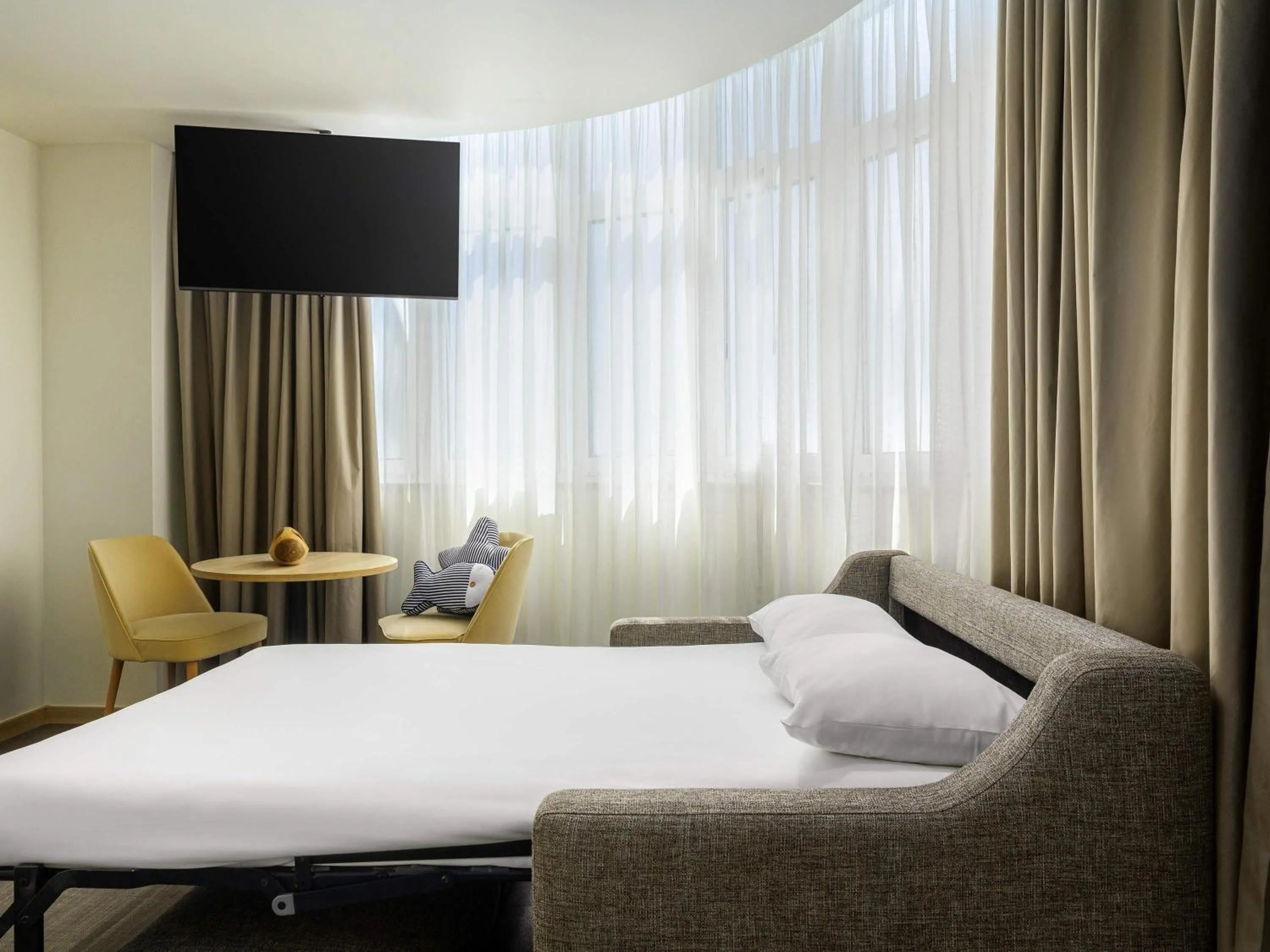 Bedroom, Bed in Ibis Styles Lisboa Centro Liberdade NE