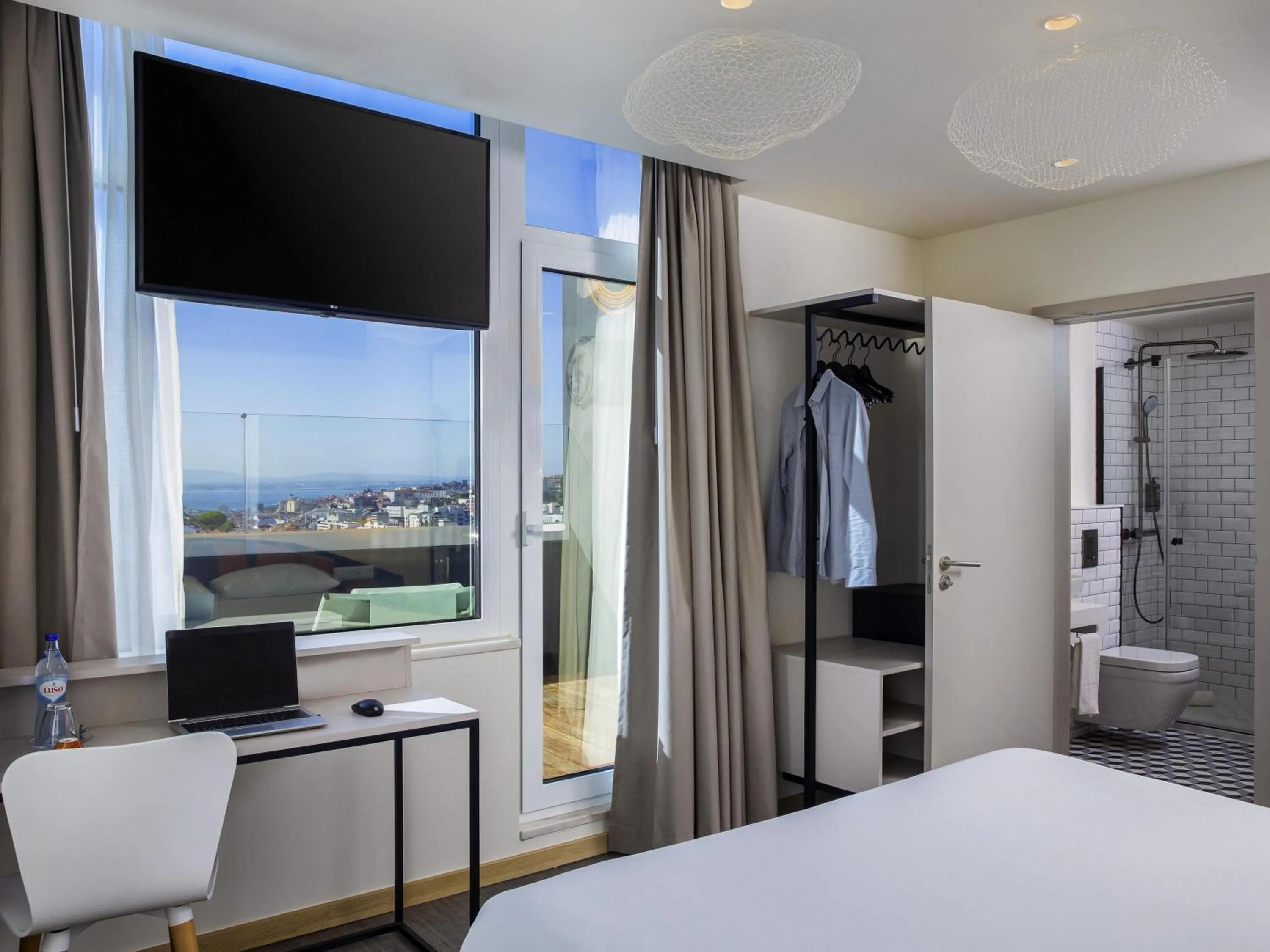 Bedroom, Bed in Ibis Styles Lisboa Centro Liberdade NE