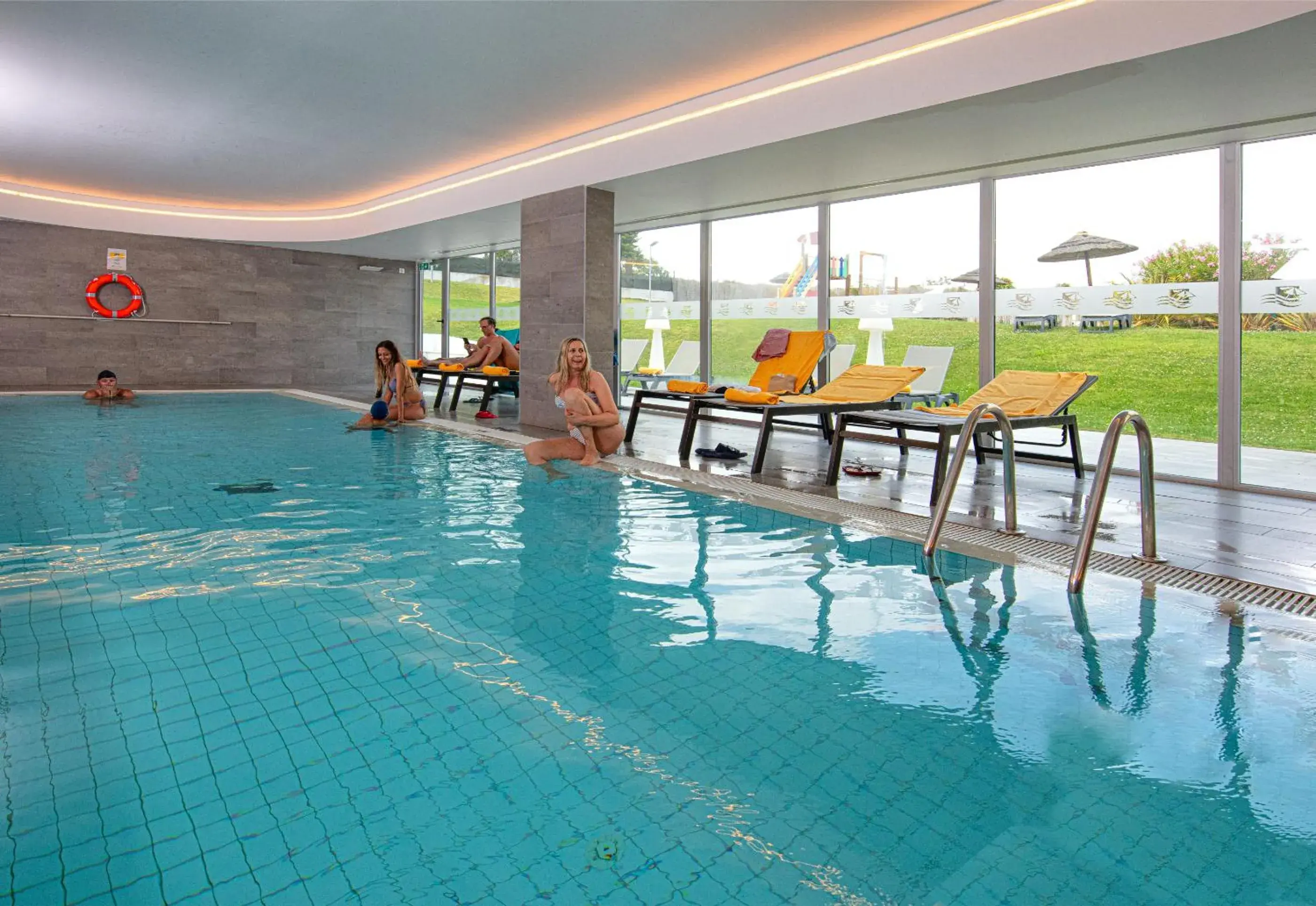 Swimming pool in Interpass Vau Hotel Apartamentos Swimming pool in Interpass Vau Hotel Apartamentos