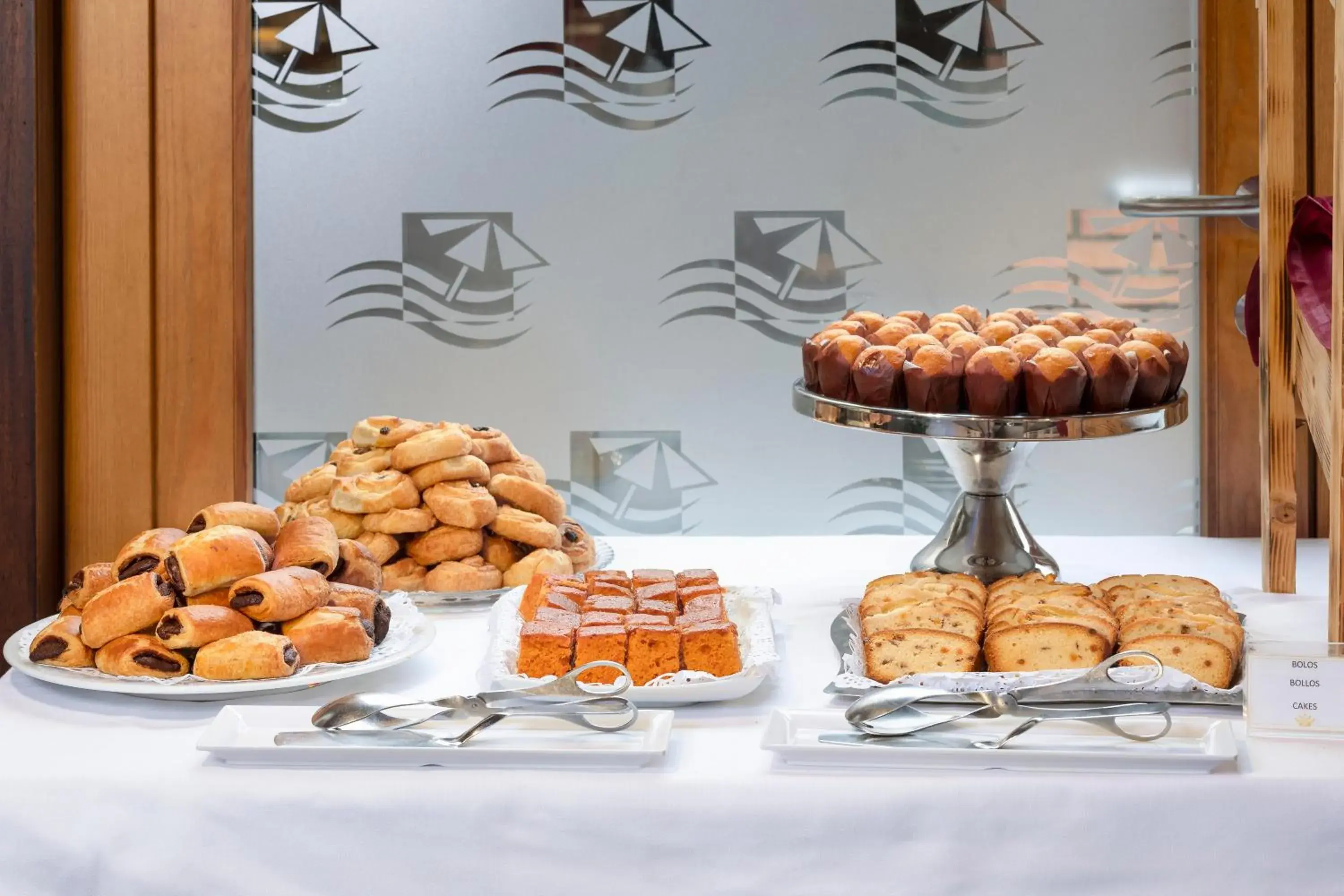 Food and drinks in Interpass Vau Hotel Apartamentos Food and drinks in Interpass Vau Hotel Apartamentos