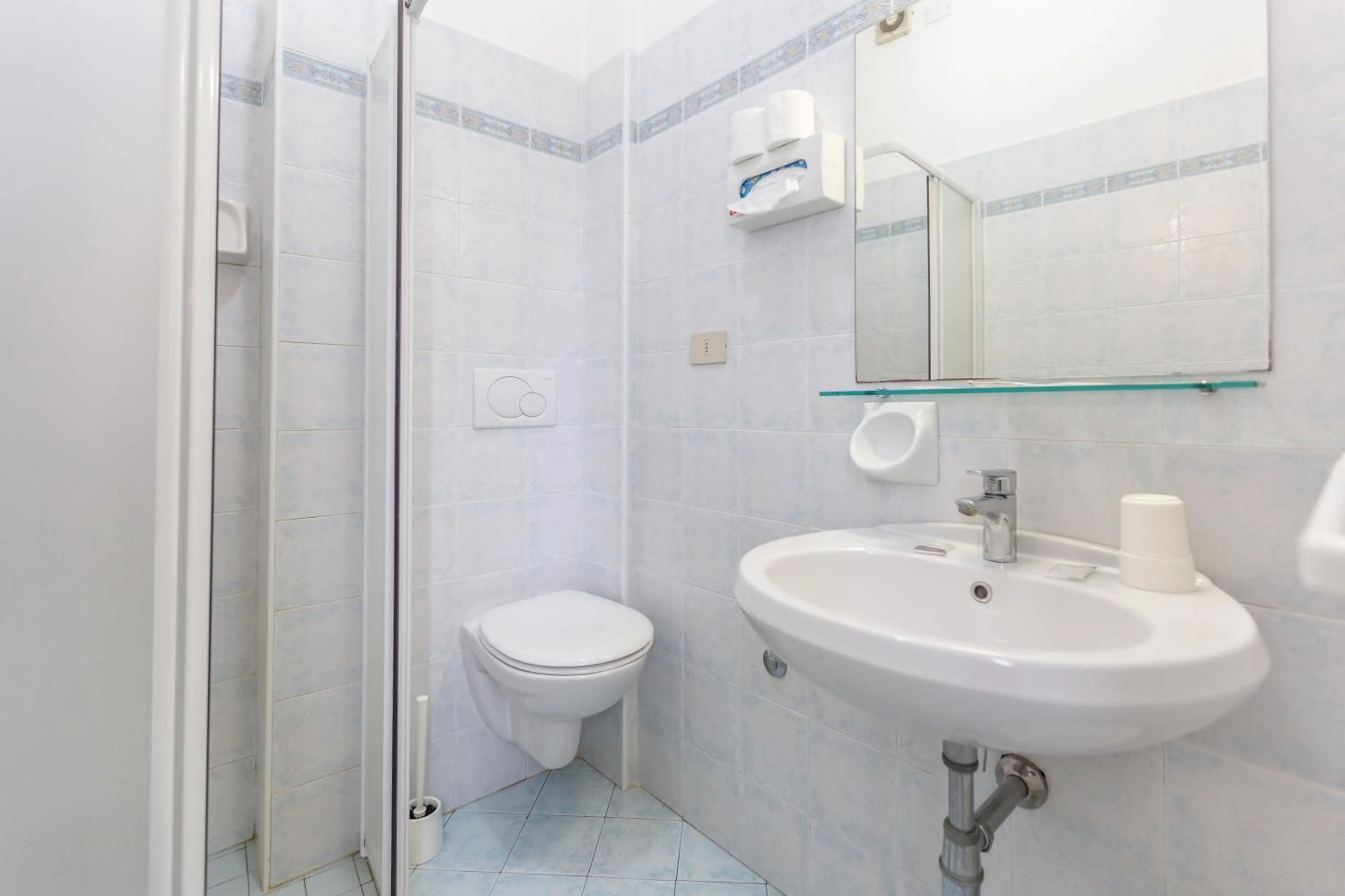 Shower in Hotel Airone