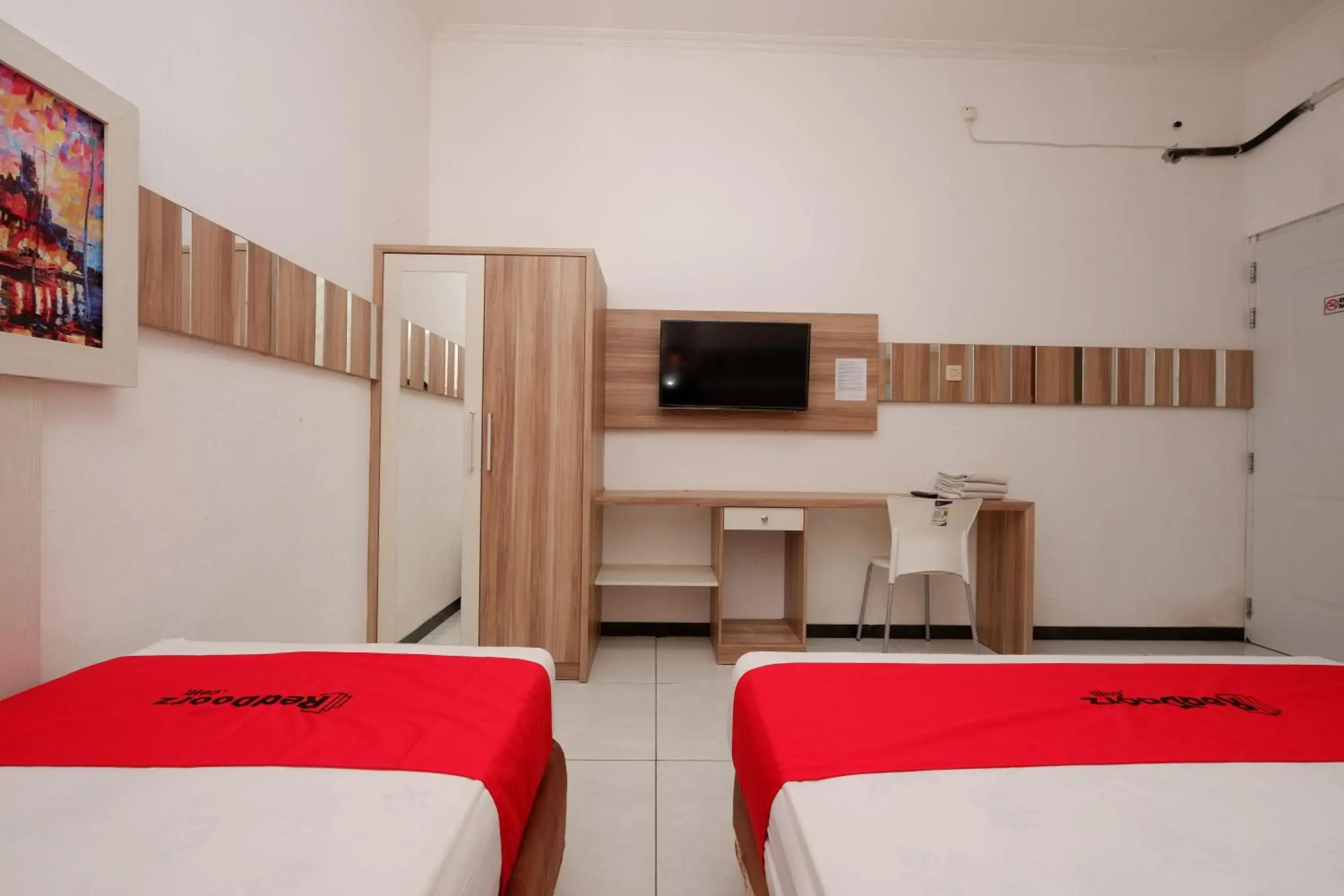 Bedroom, Bed in RedDoorz near Plaza Simpang Lima Bedroom, Bed in RedDoorz near Plaza Simpang Lima