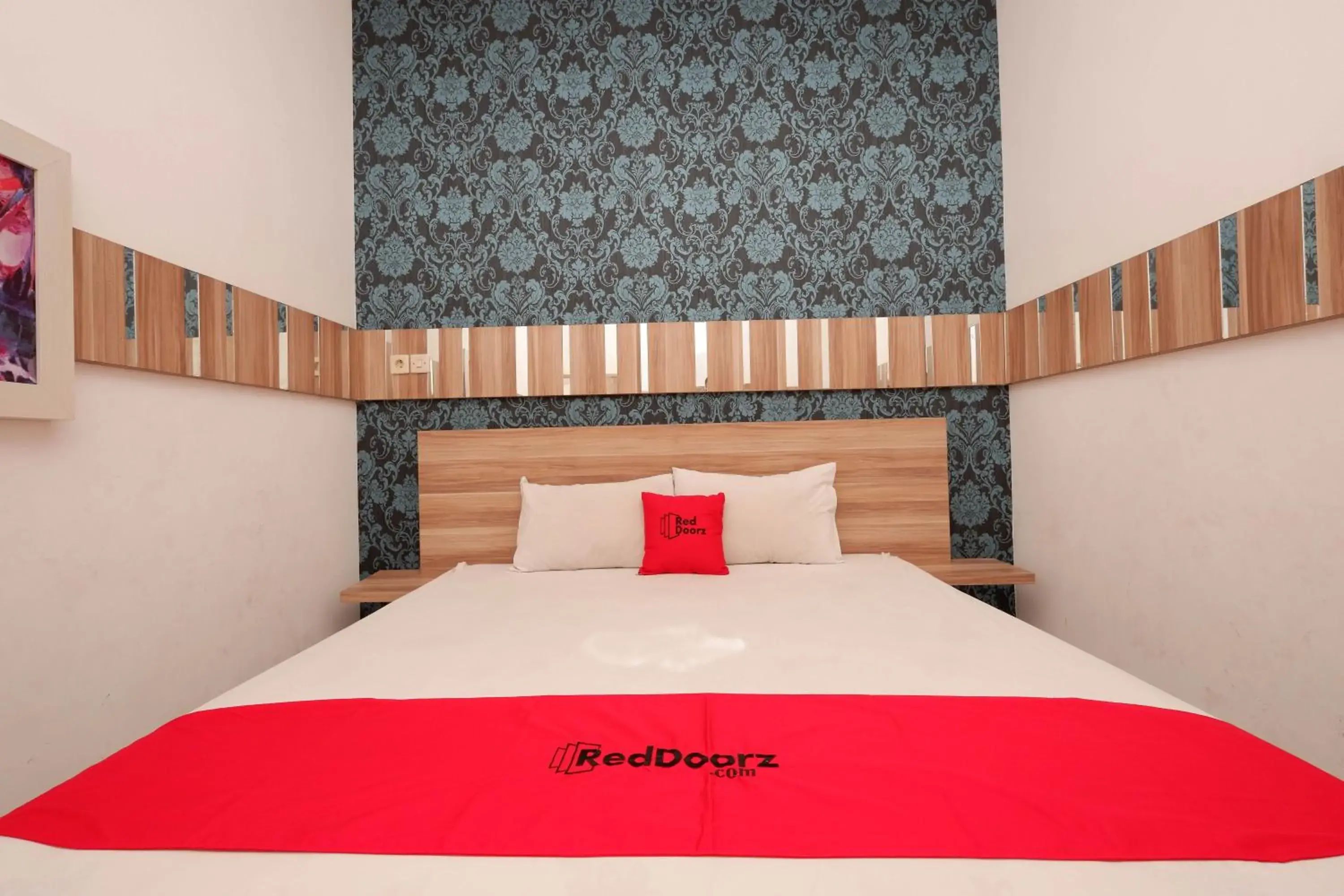 Bedroom, Bed in RedDoorz near Plaza Simpang Lima Bedroom, Bed in RedDoorz near Plaza Simpang Lima