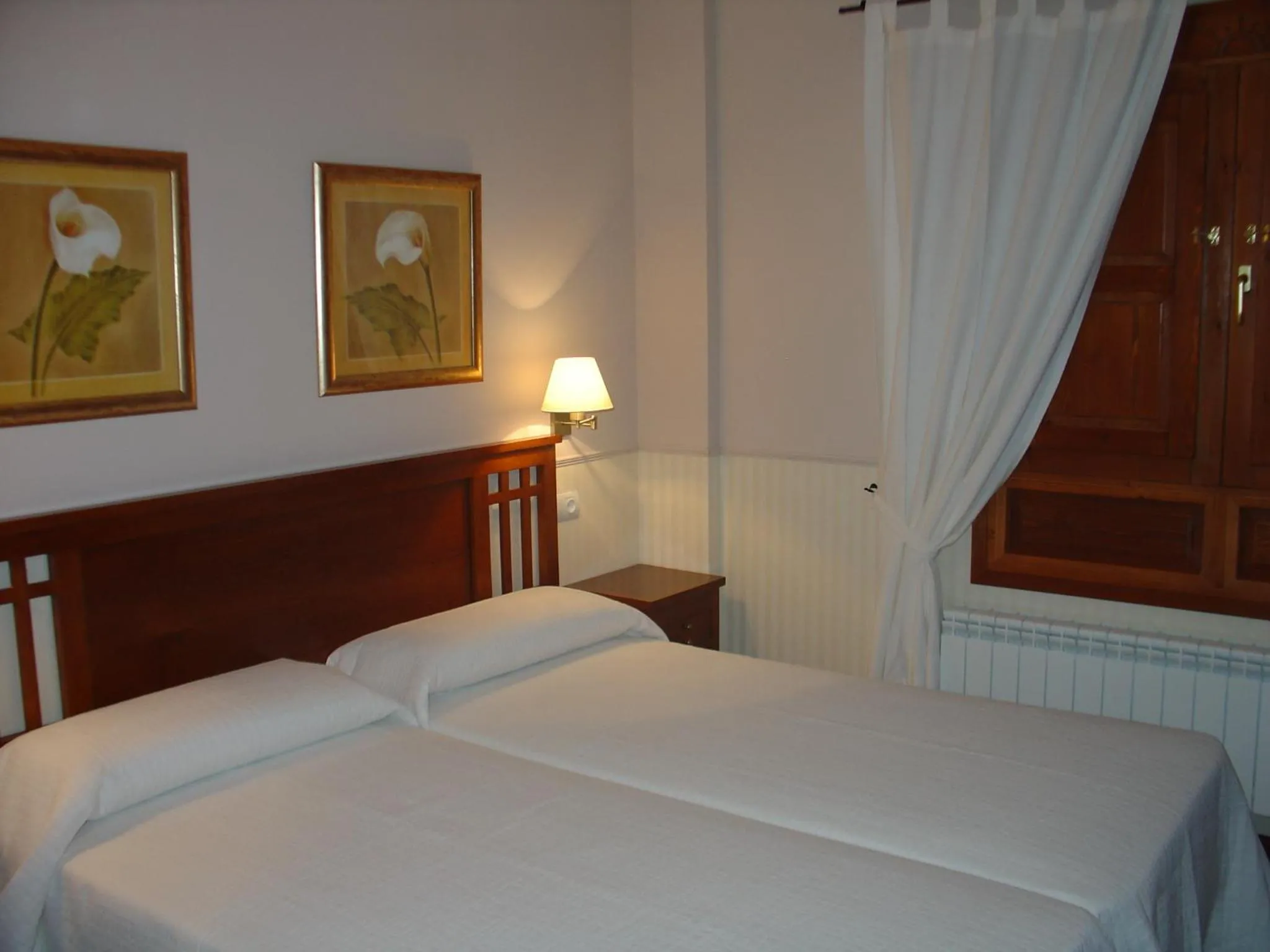 Photo of the whole room, Bed in Hospederia el Fielato
