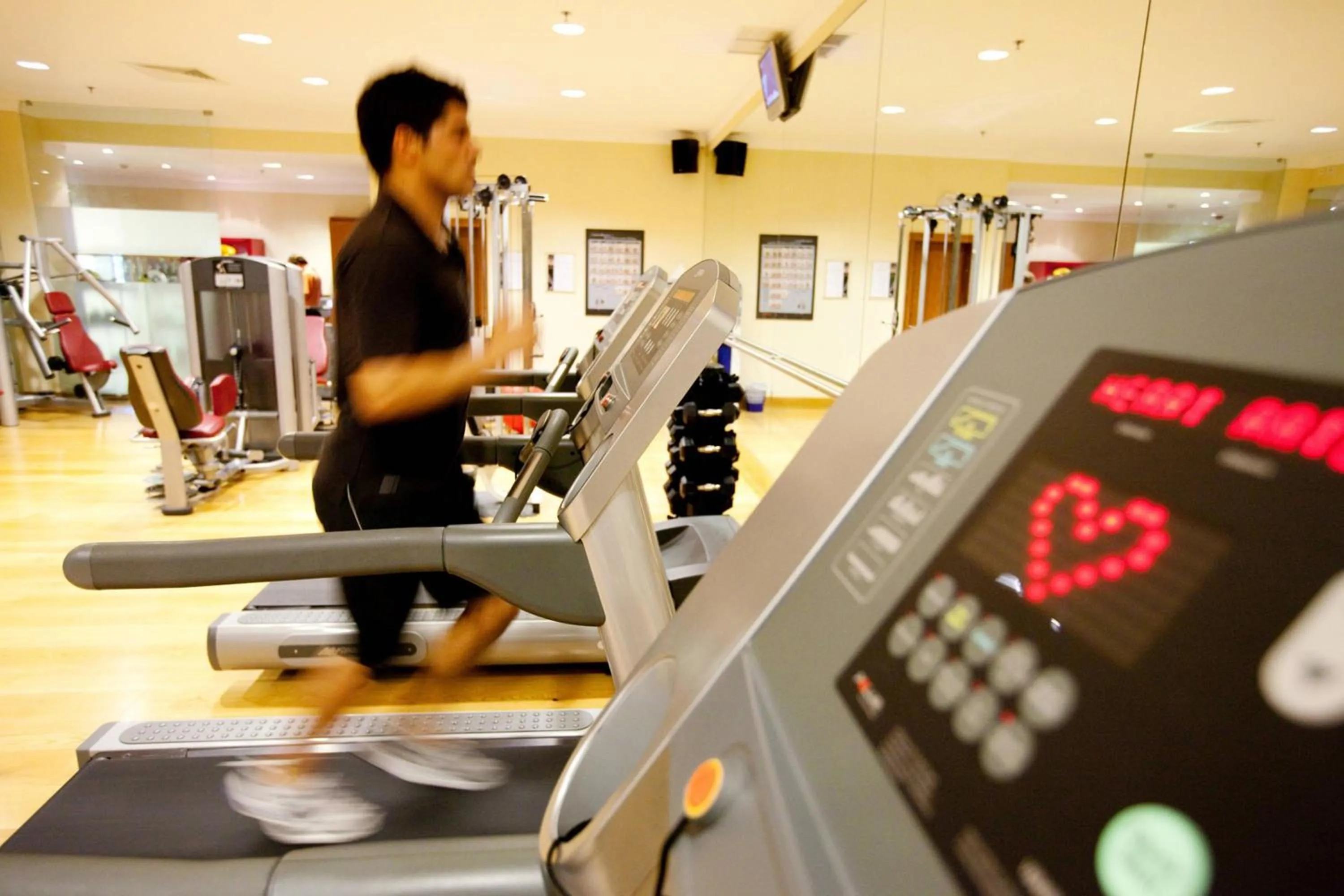 Fitness centre/facilities in Praia D'El Rey Marriott Golf & Beach Resort