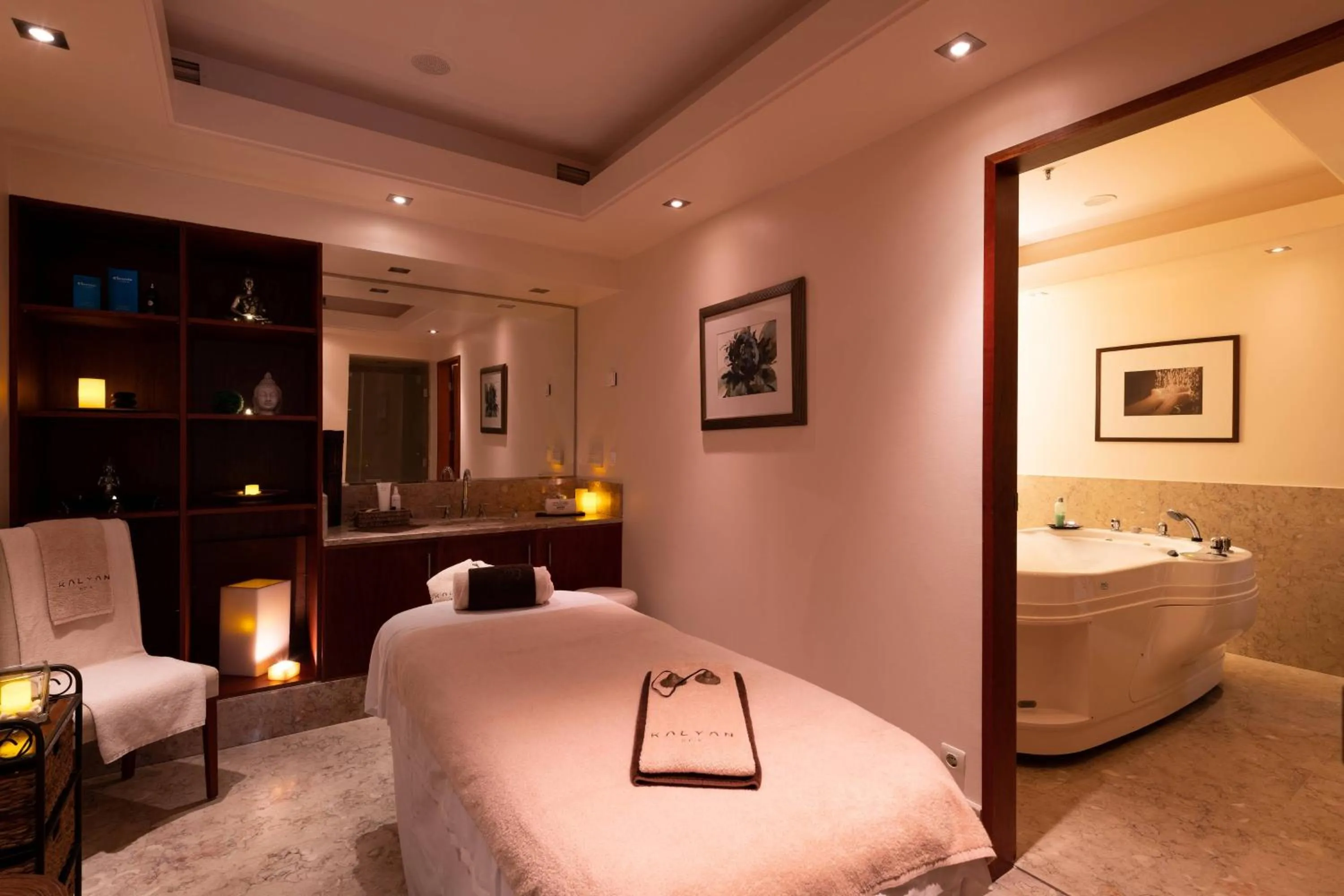 Spa and wellness centre/facilities, Bed in Praia D'El Rey Marriott Golf & Beach Resort