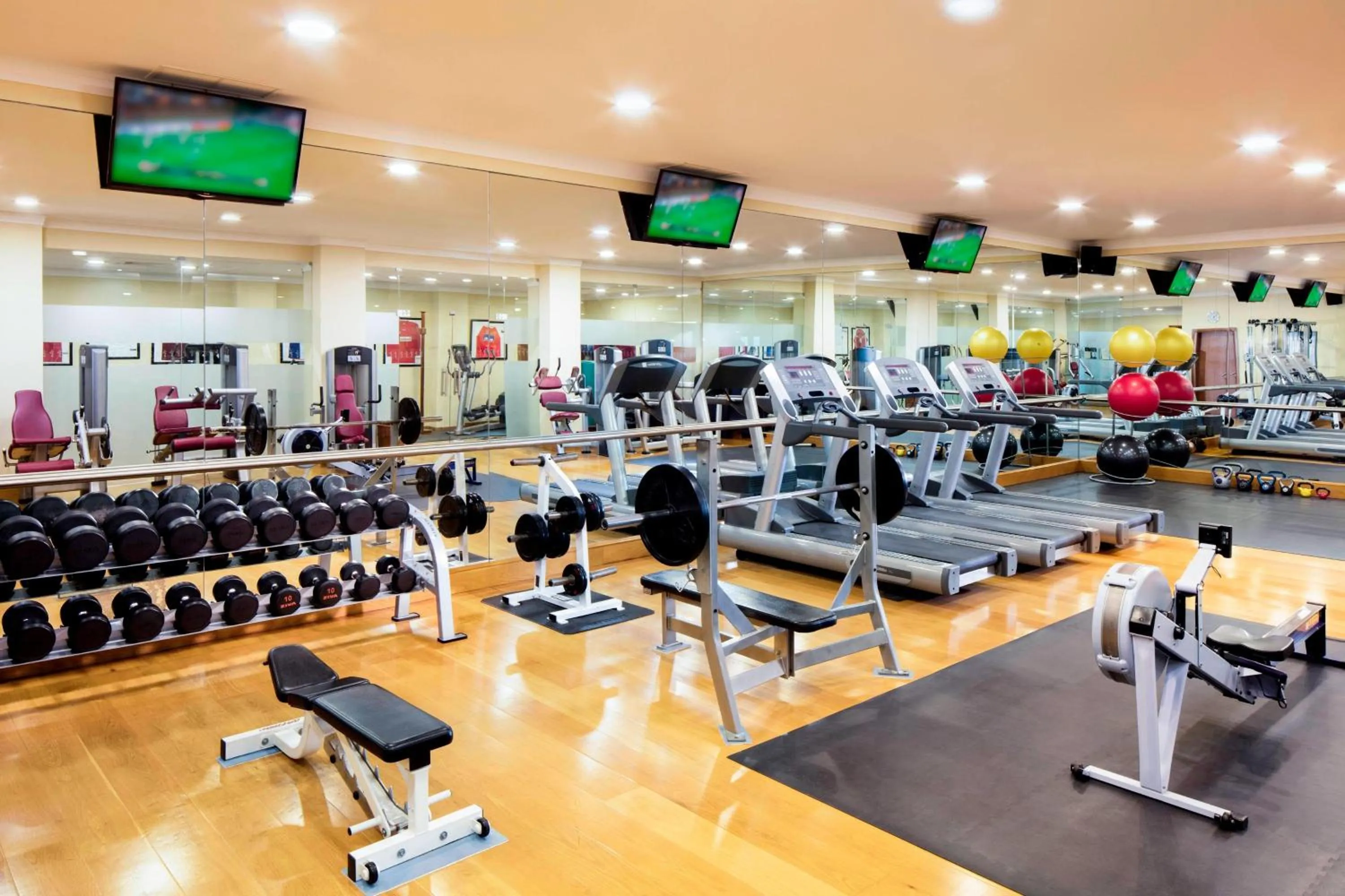 Fitness centre/facilities in Praia D'El Rey Marriott Golf & Beach Resort