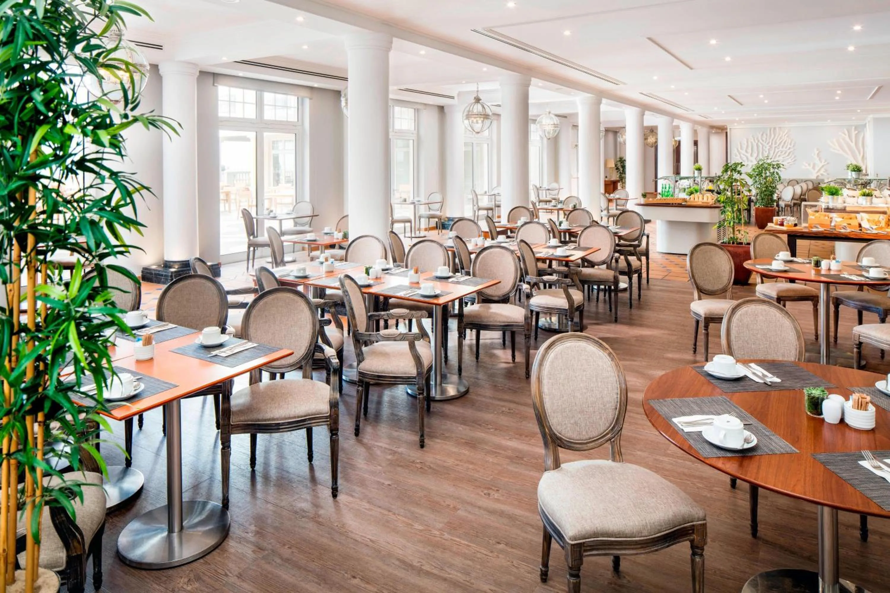 Restaurant/places to eat in Praia D'El Rey Marriott Golf & Beach Resort