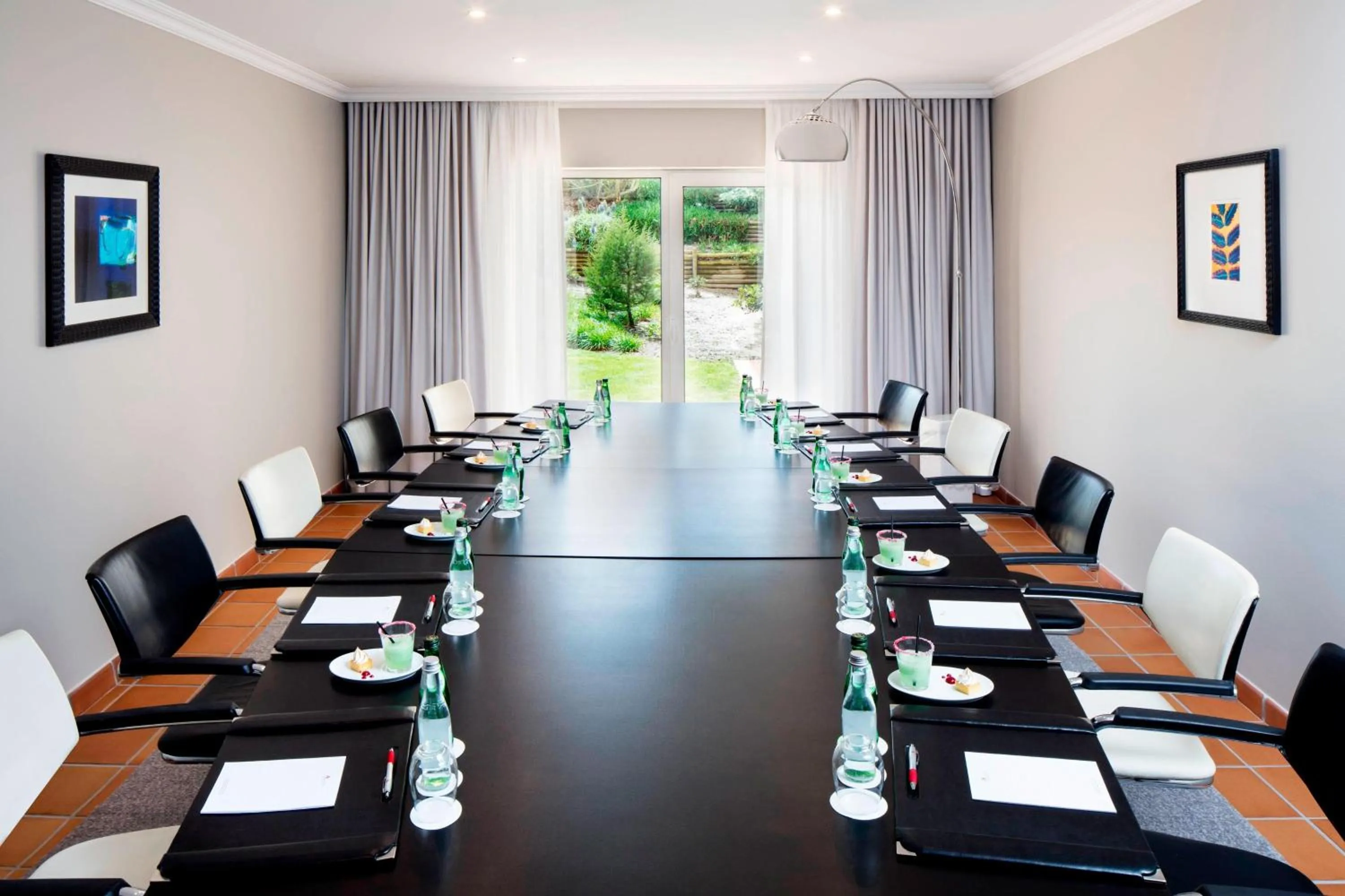 Meeting/conference room in Praia D'El Rey Marriott Golf & Beach Resort