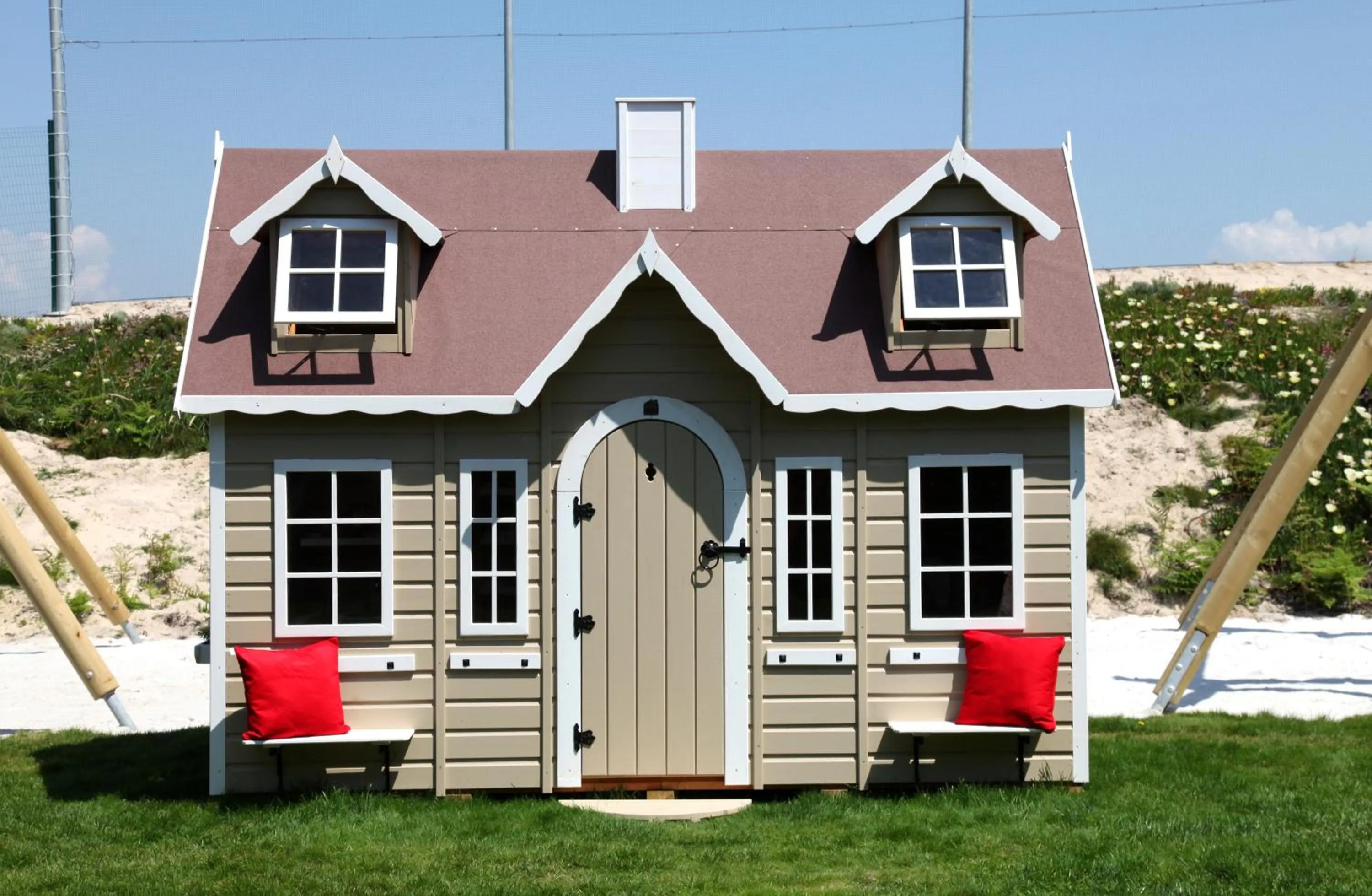 Children play ground in Praia D'El Rey Marriott Golf & Beach Resort