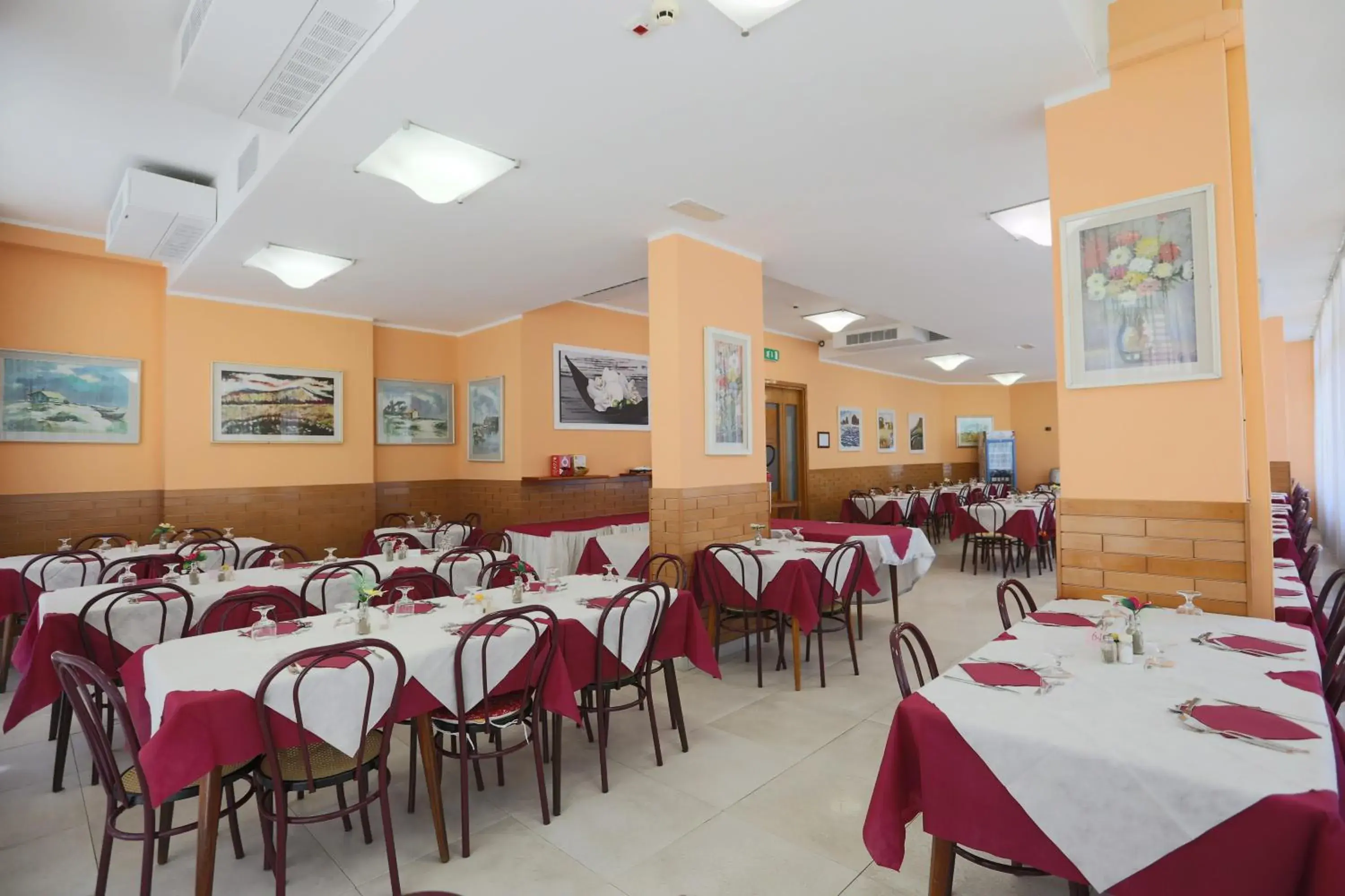 Restaurant/Places to Eat in Hotel Milena
