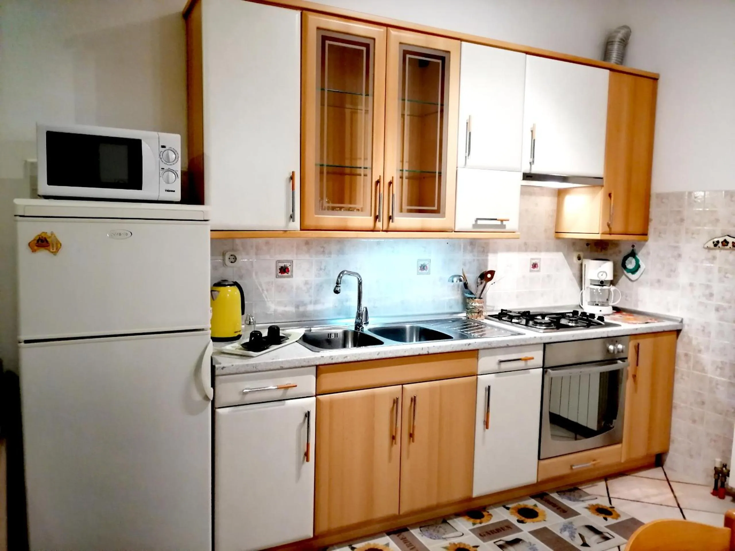 Room and Apartment Lea