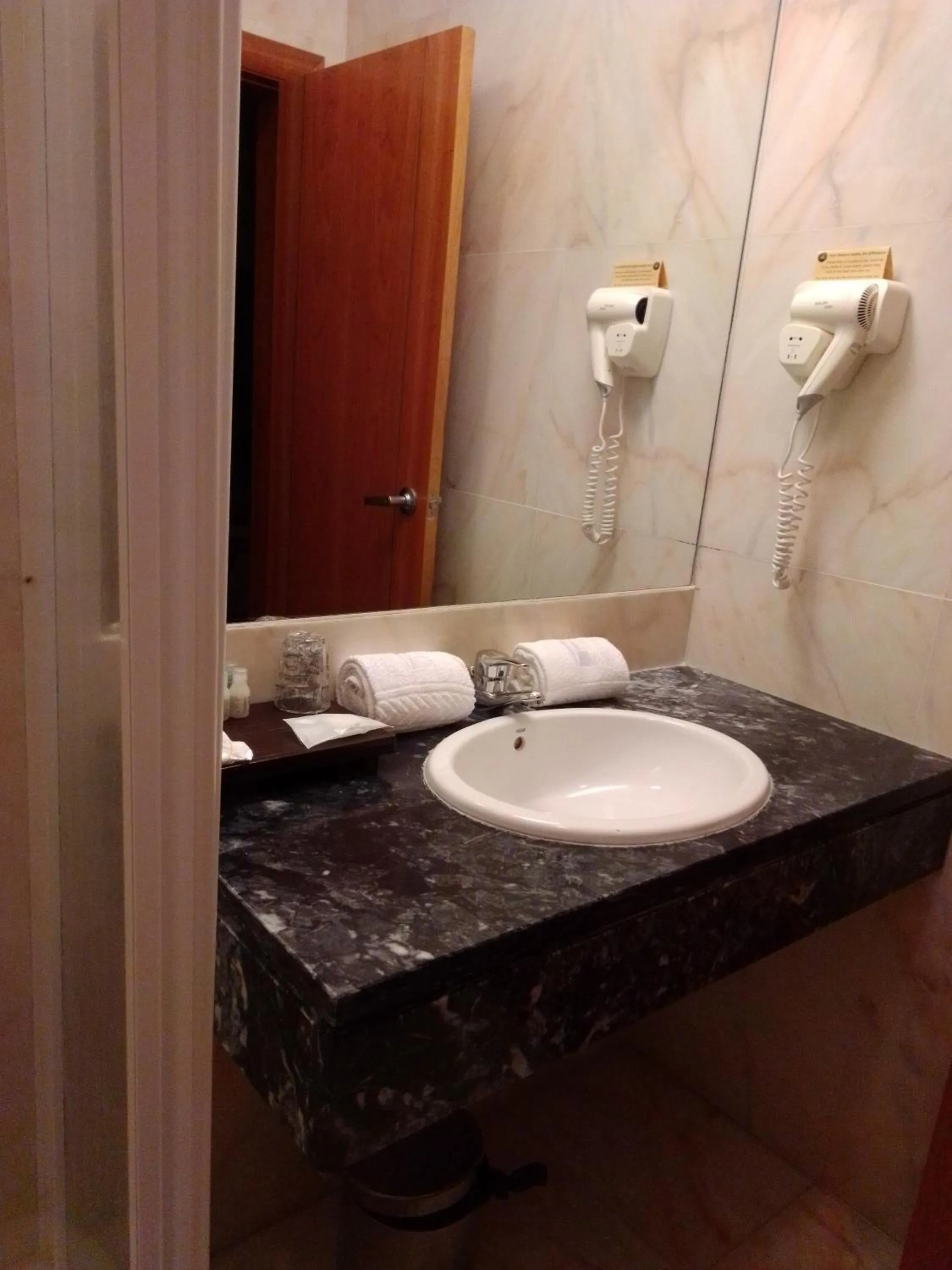 Bathroom in Hotel Acez
