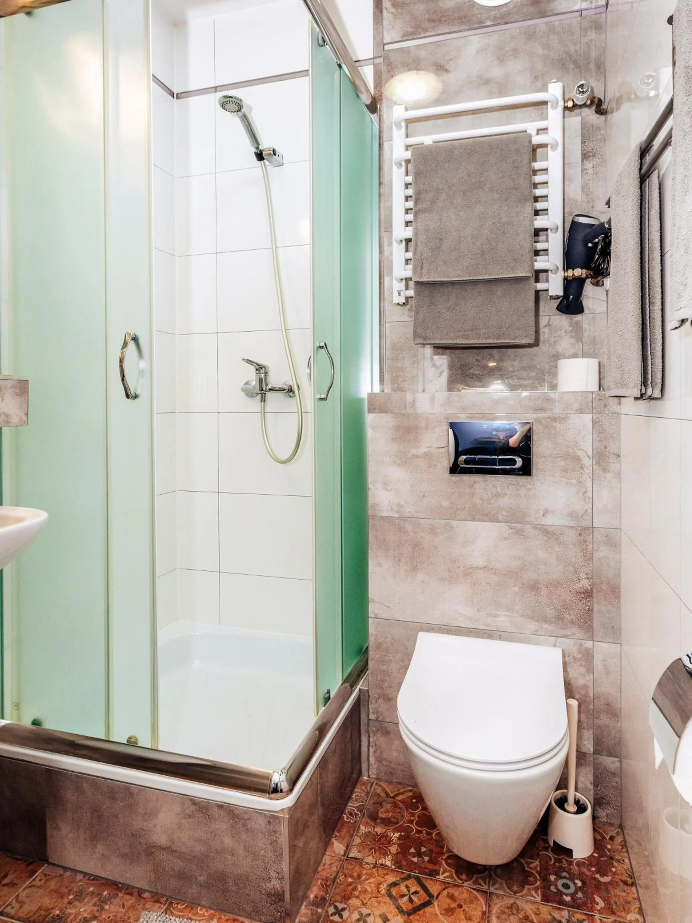 Shower in Willa Luna