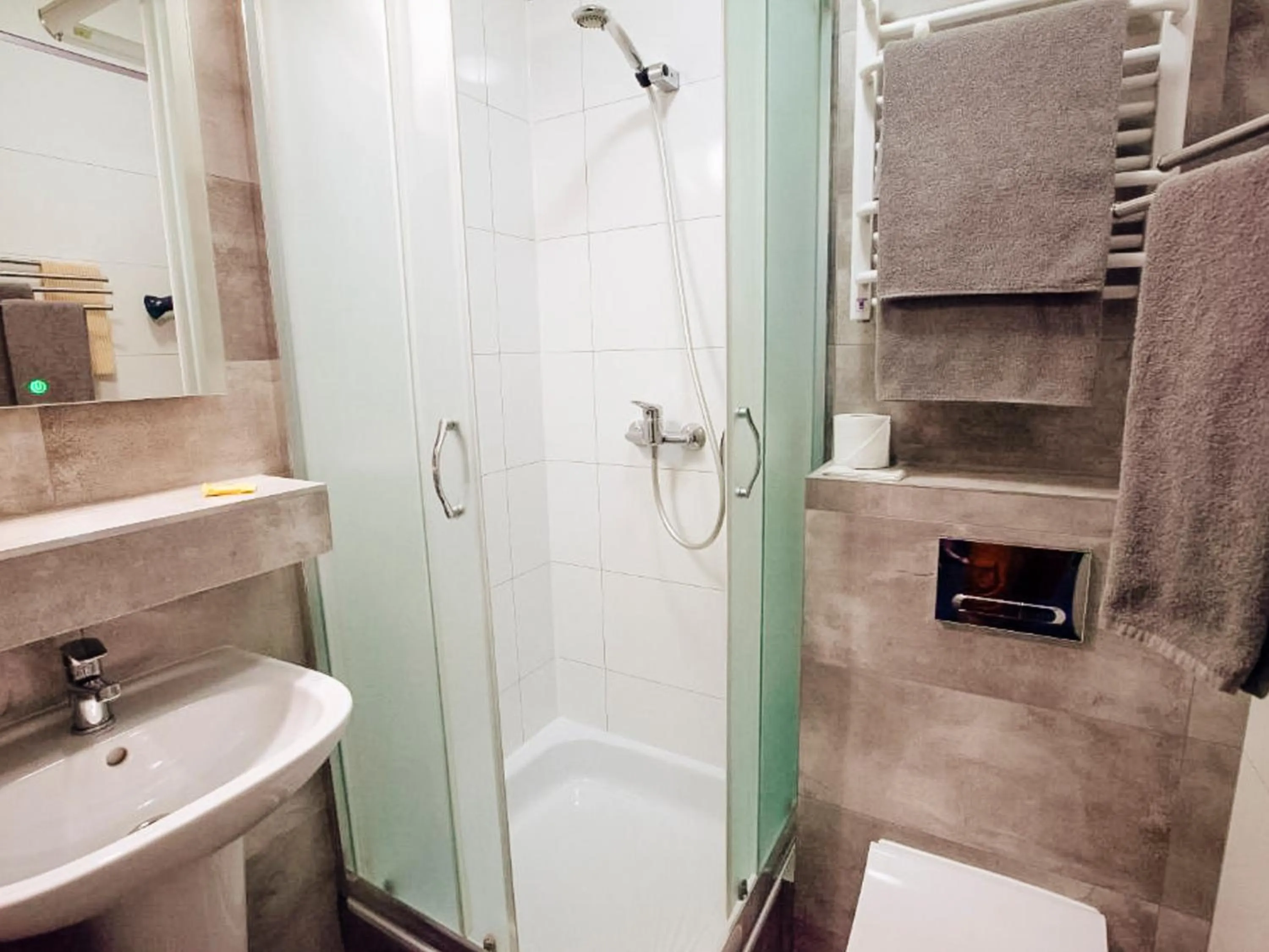 Shower in Willa Luna