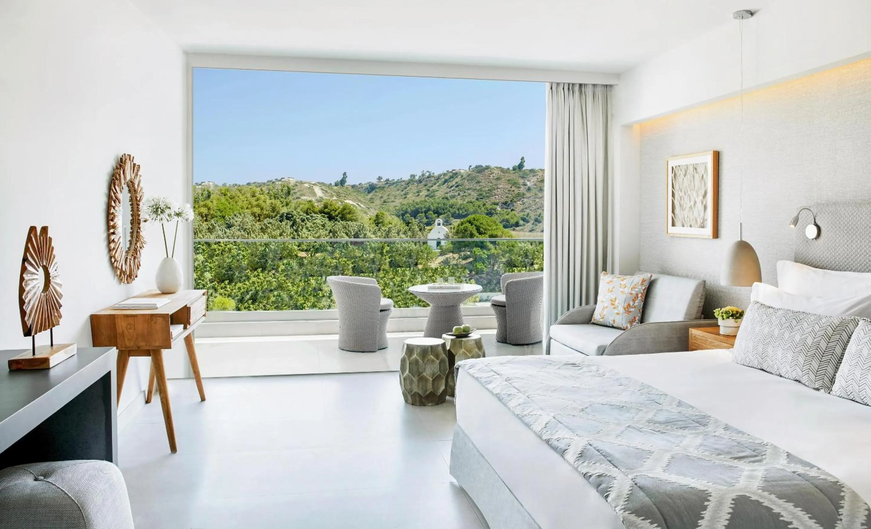 Photo of the whole room, Bed in Ikos Aria