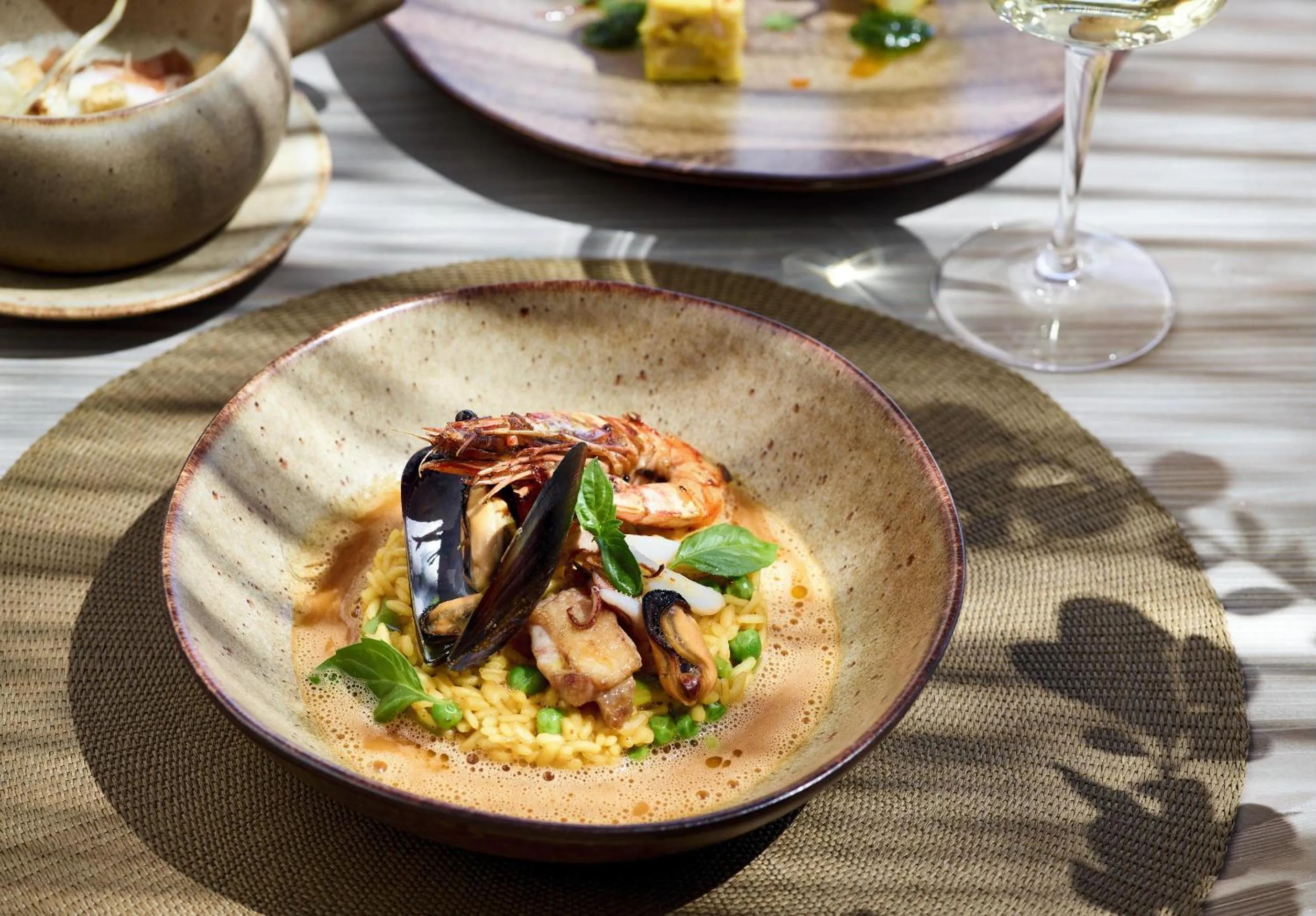 Restaurant/places to eat in Ikos Aria