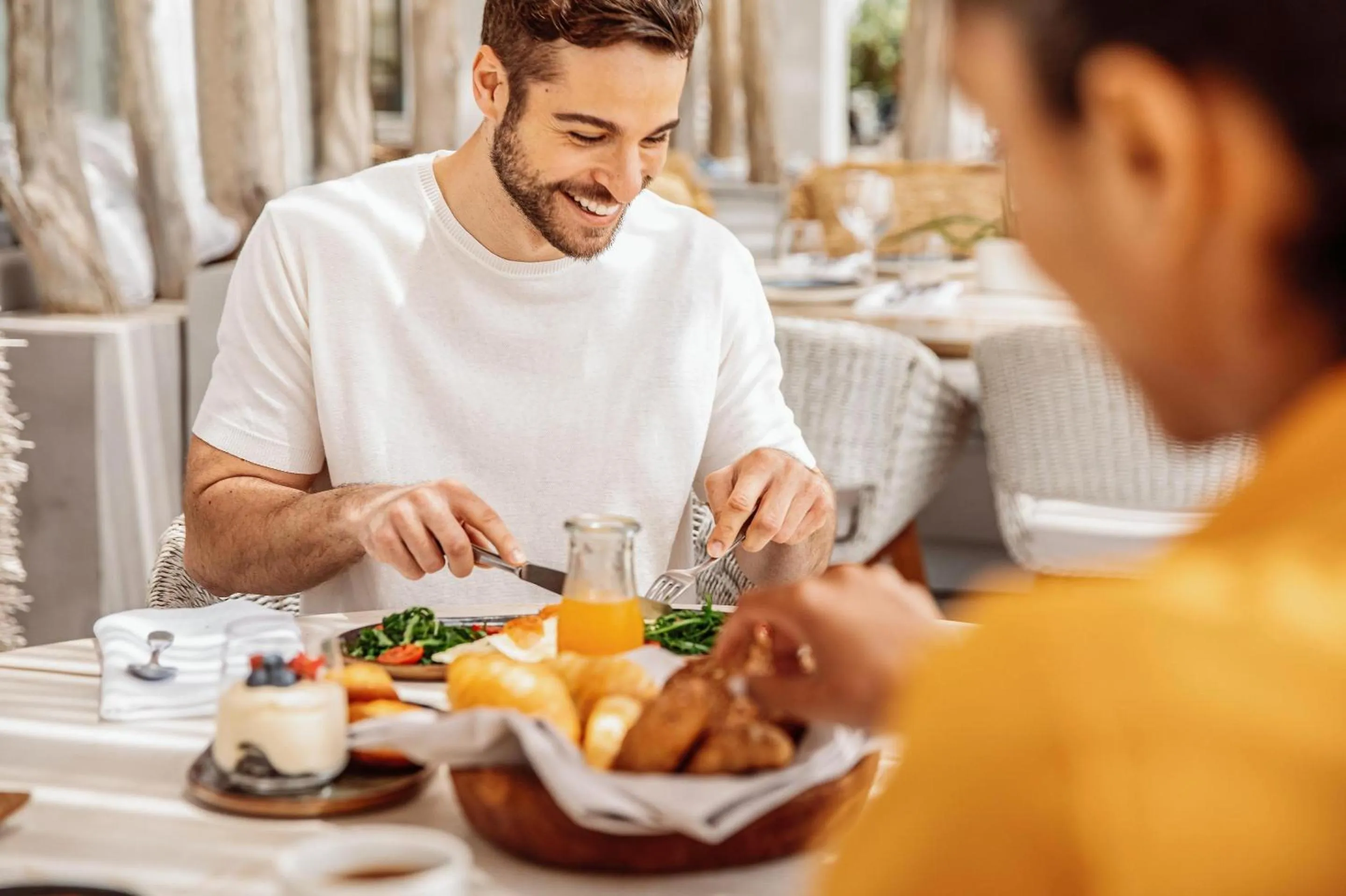 Restaurant/places to eat in Ikos Aria