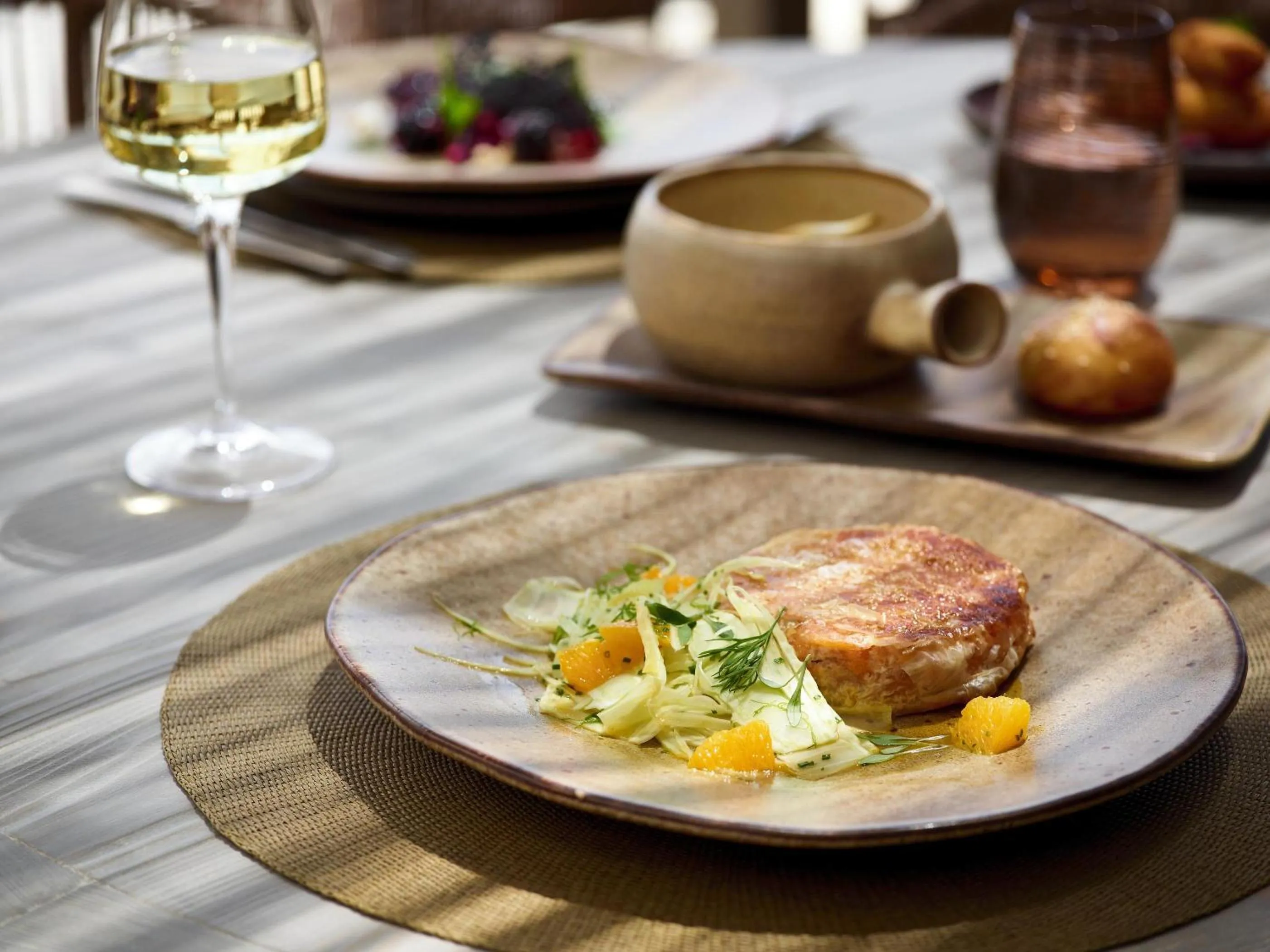 Restaurant/places to eat in Ikos Aria