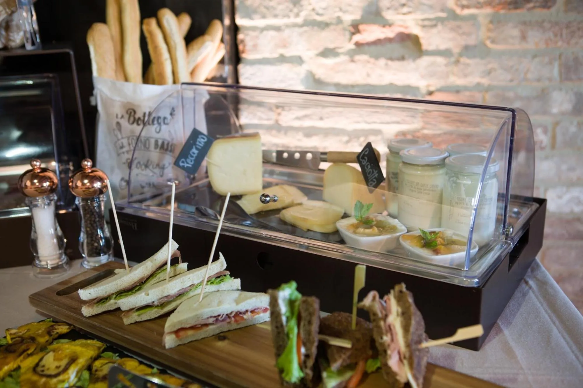 Restaurant/places to eat in Terra di Gradara