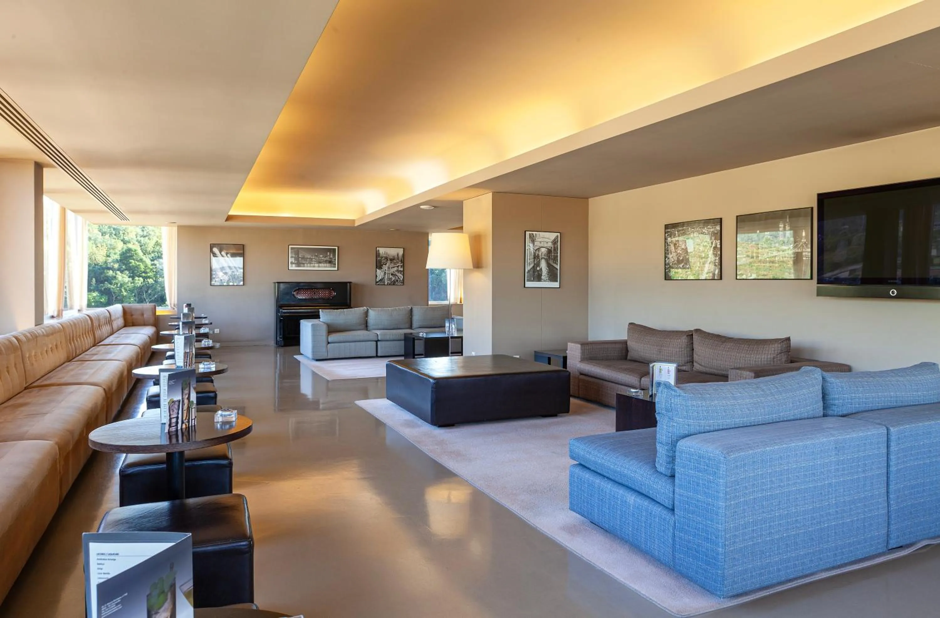 Communal lounge/ TV room in Hotel Fundador