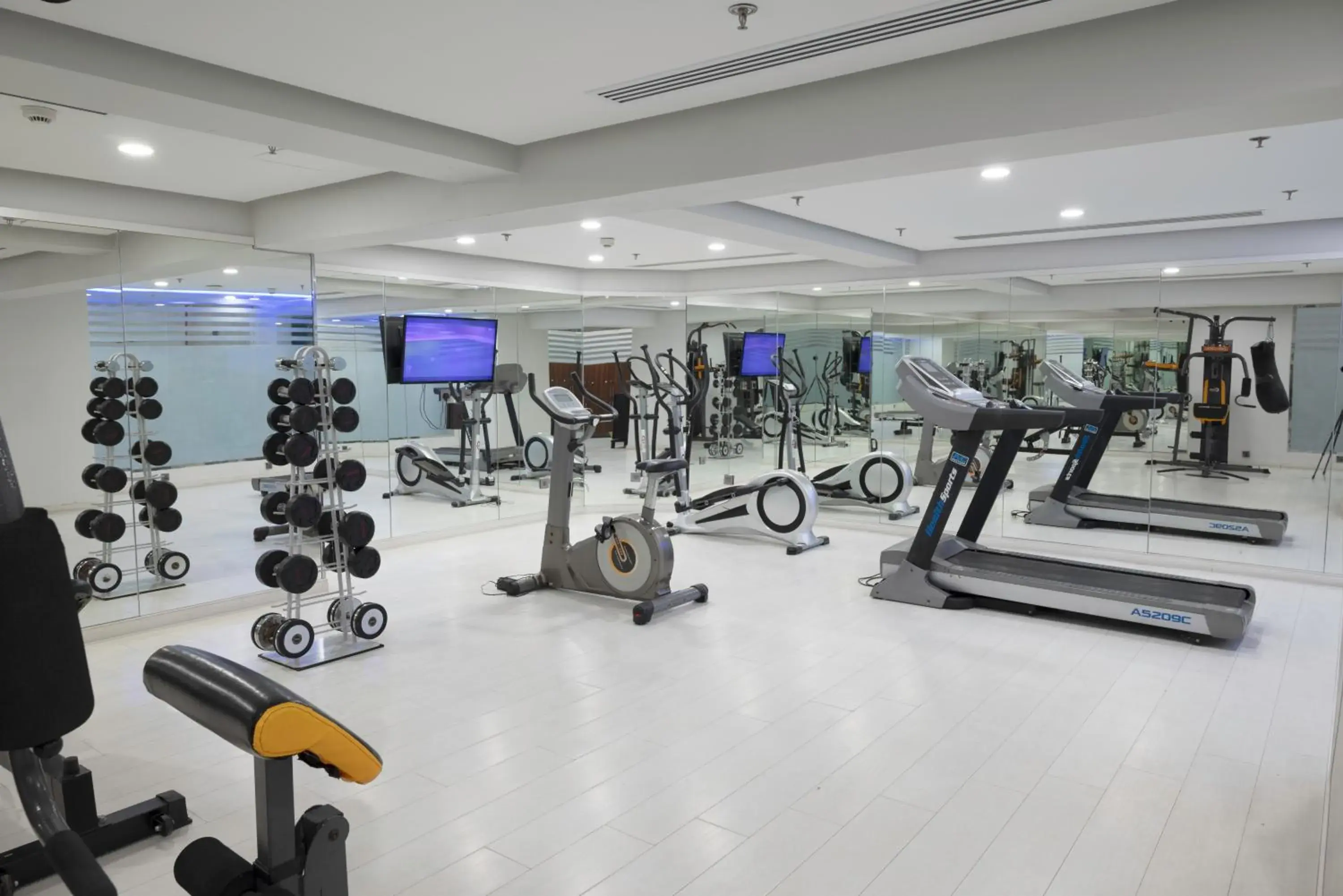 Fitness centre/facilities in Ruve Jeddah Hotel Fitness centre/facilities in Ruve Jeddah Hotel