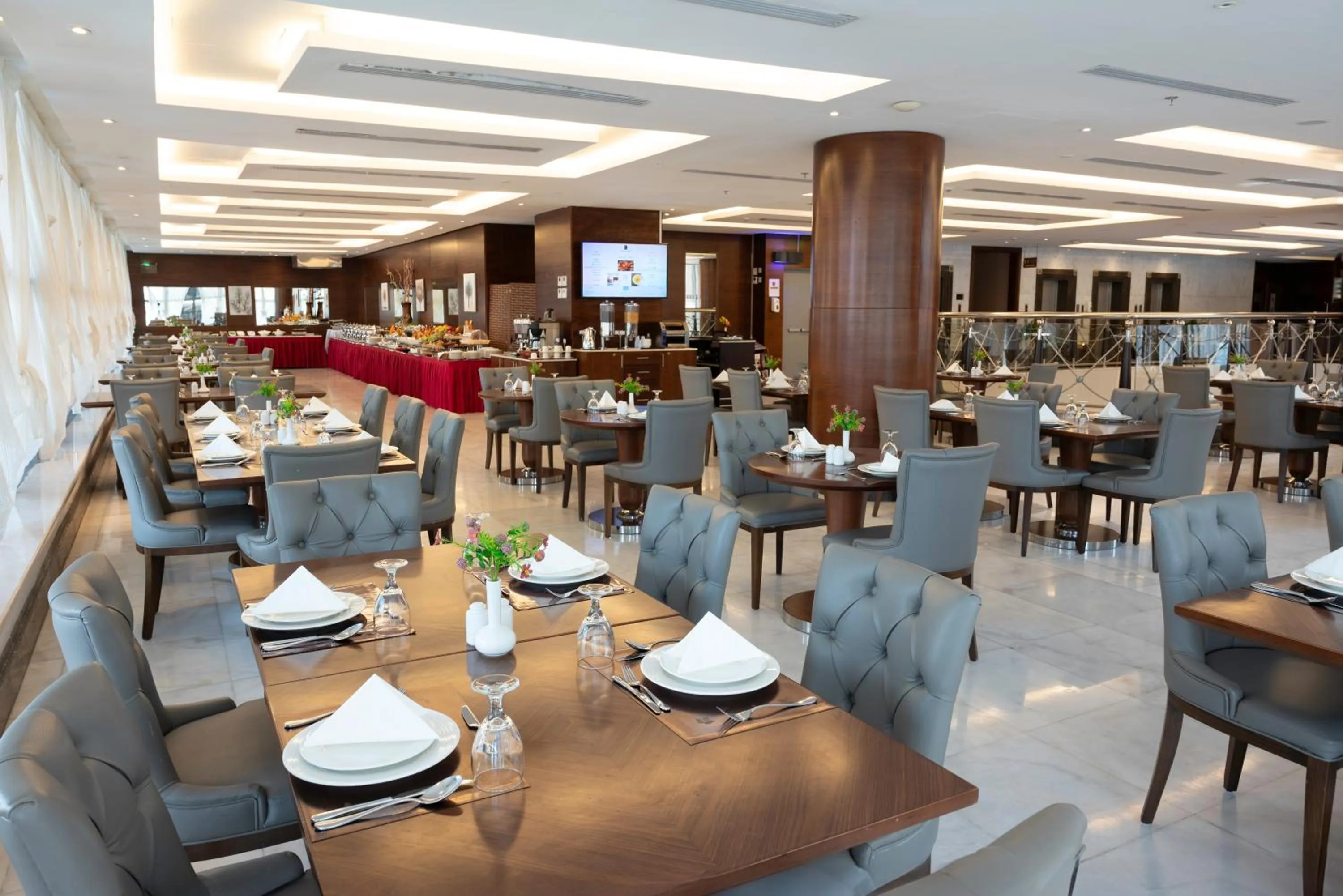Restaurant/places to eat in Ruve Jeddah Hotel