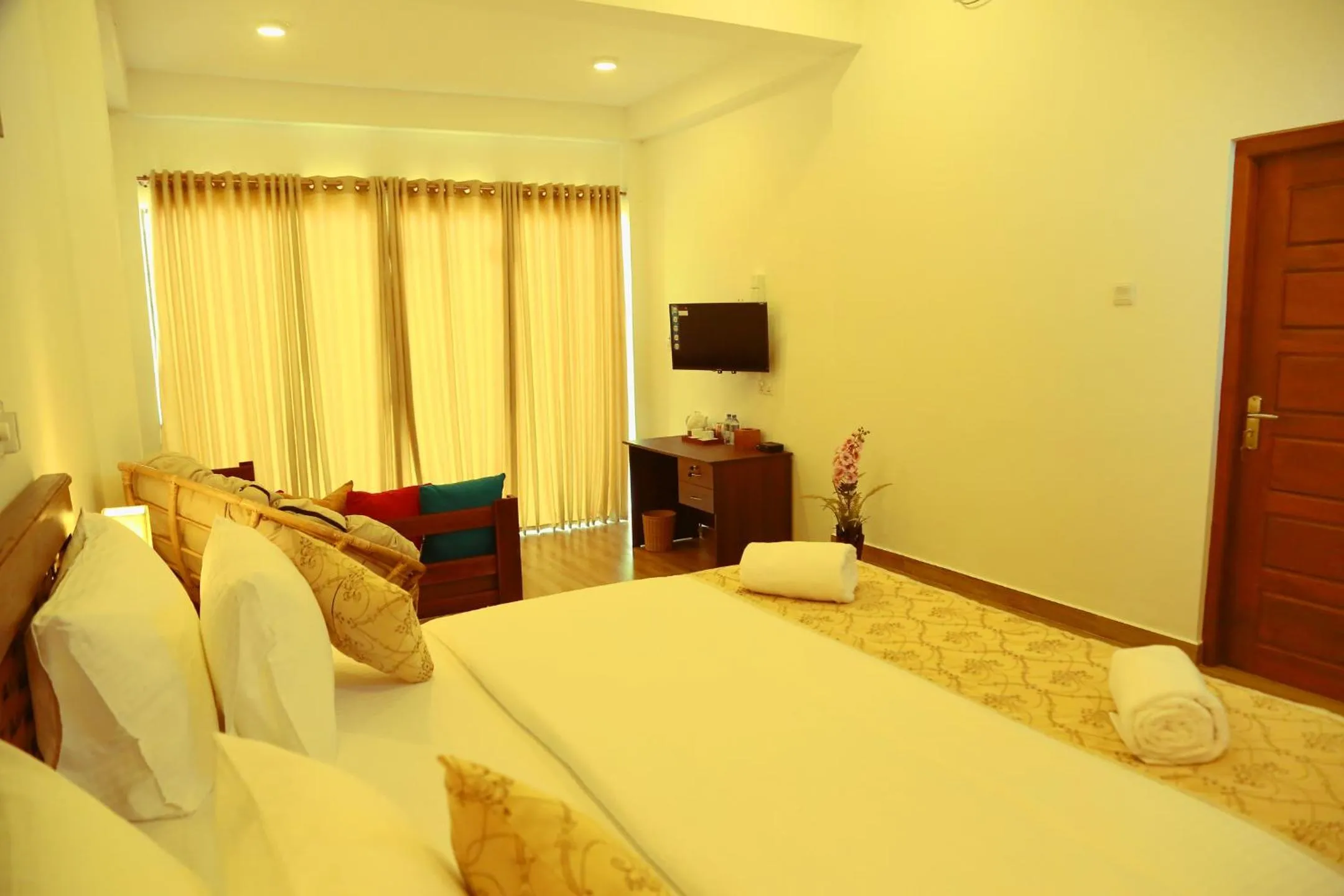Photo of the whole room, Bed in Avonil Resort Yala