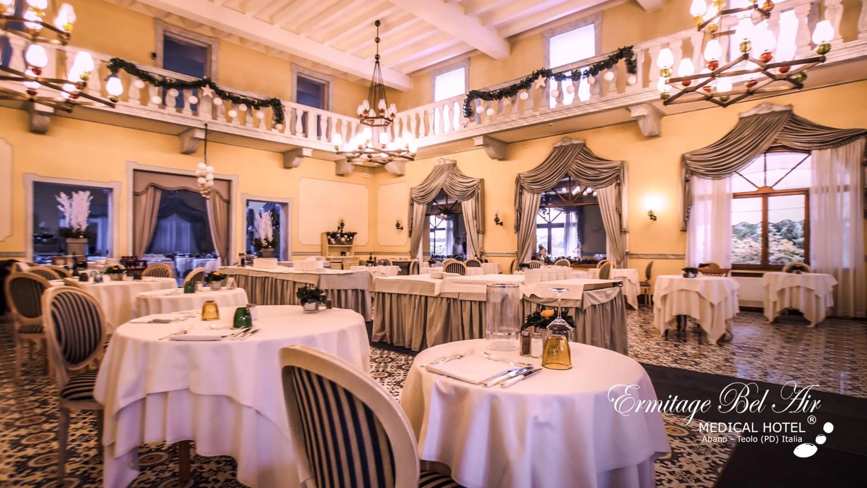 Restaurant/places to eat in Ermitage Bel Air Medical Hotel