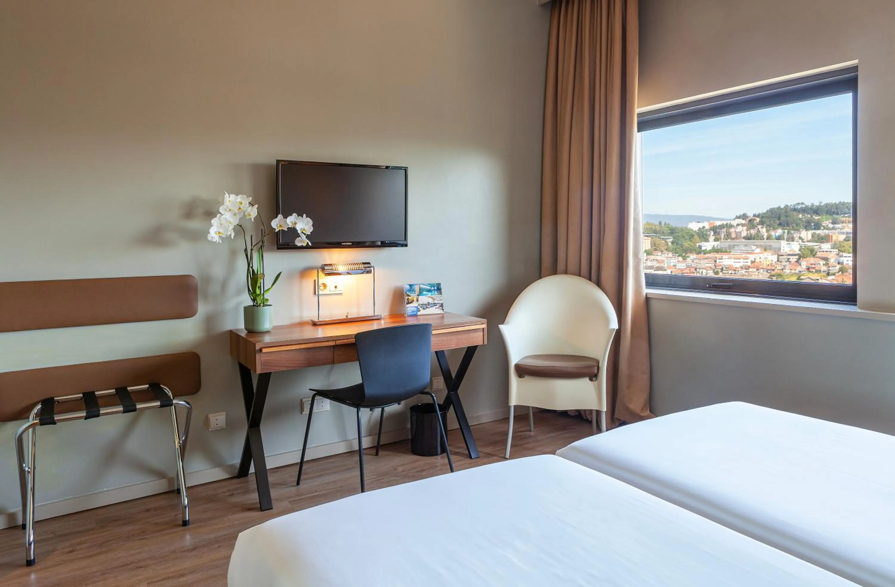 Bed in Hotel de Guimaraes Business & SPA