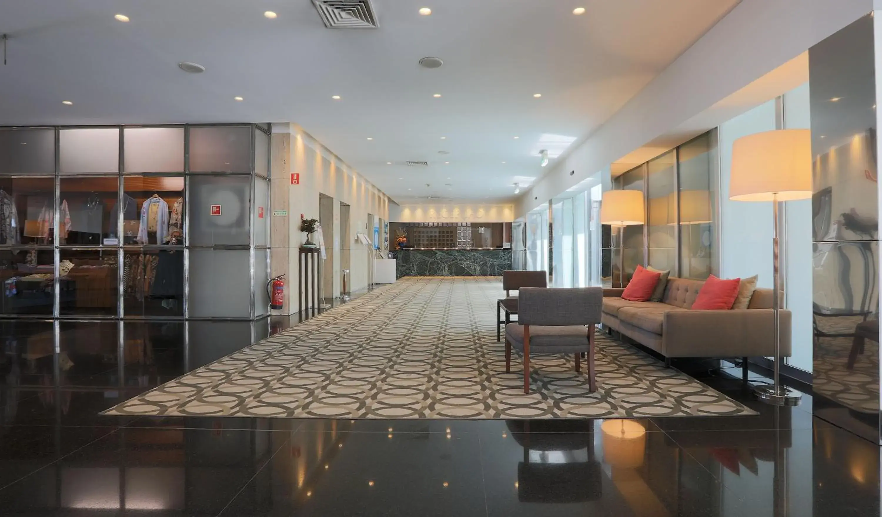 Lobby or reception in Hotel de Guimaraes Business & SPA Lobby or reception in Hotel de Guimaraes Business & SPA