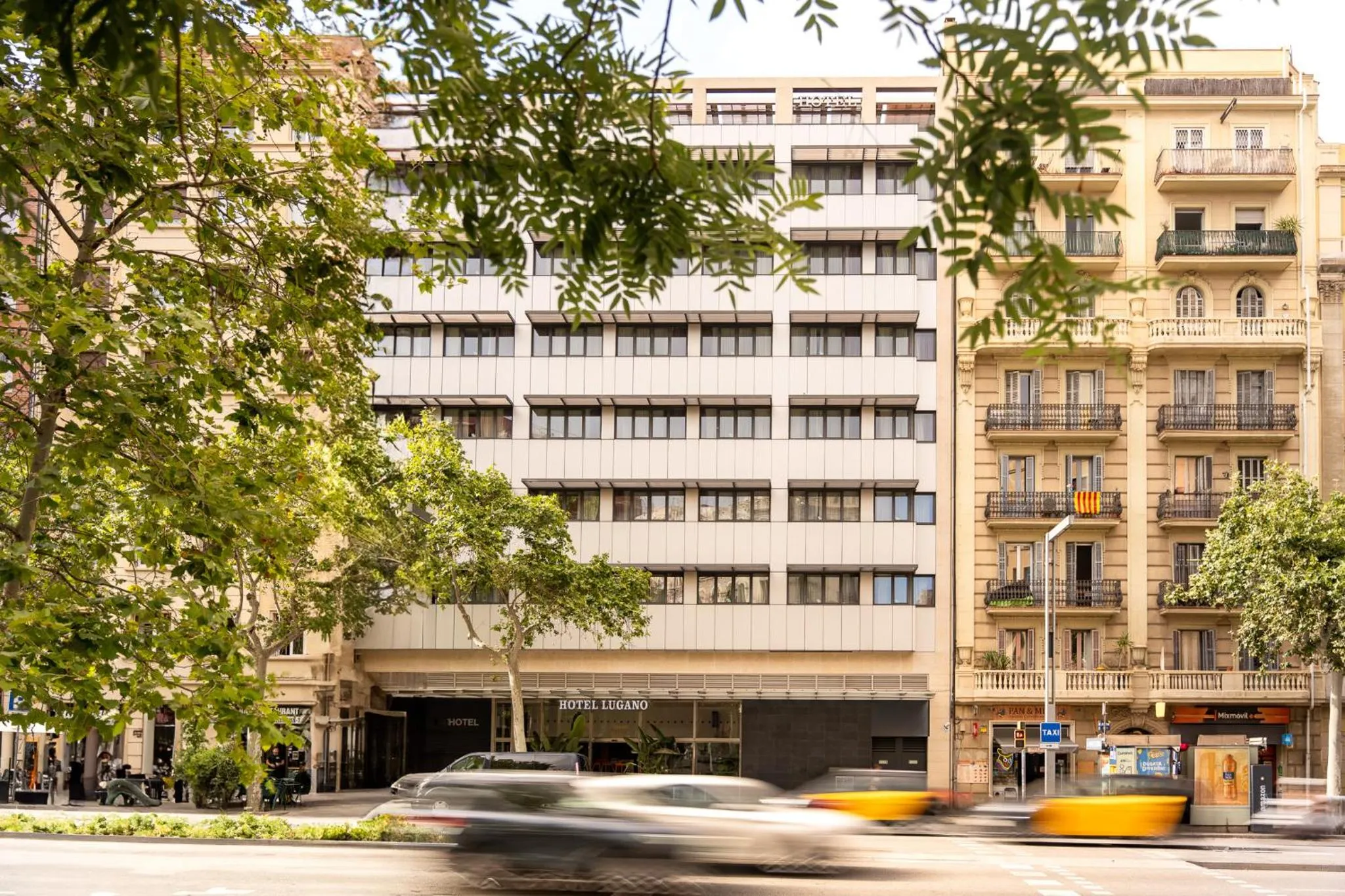 Facade/entrance in Hotel Lugano Barcelona